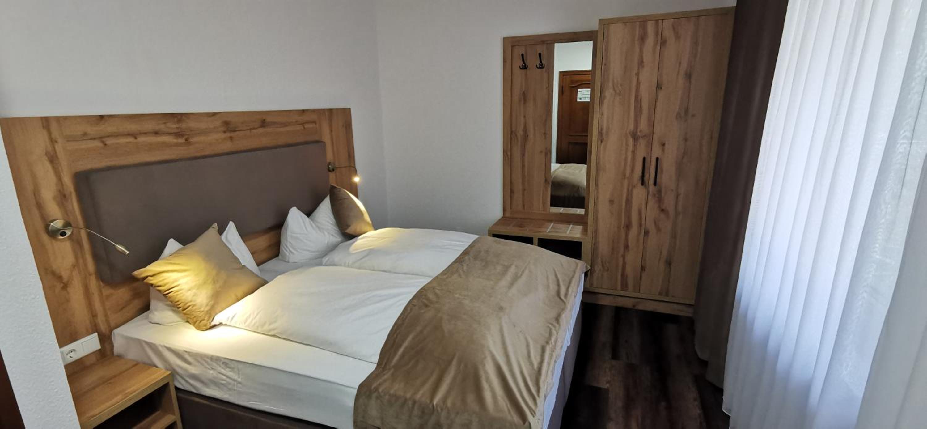 Economy Double Room - Photo 3