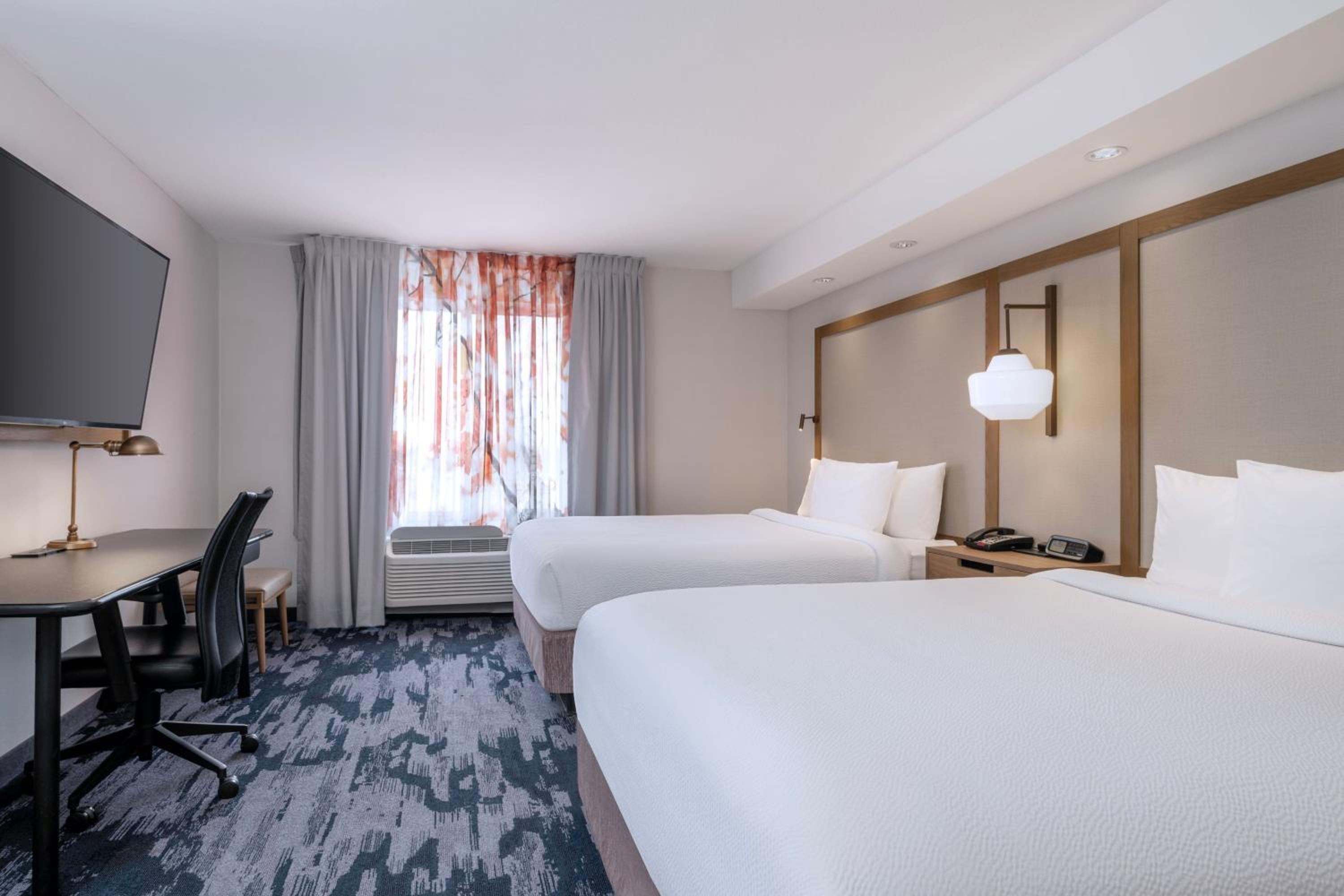 Executive Suite – 2 Queens - Photo 3