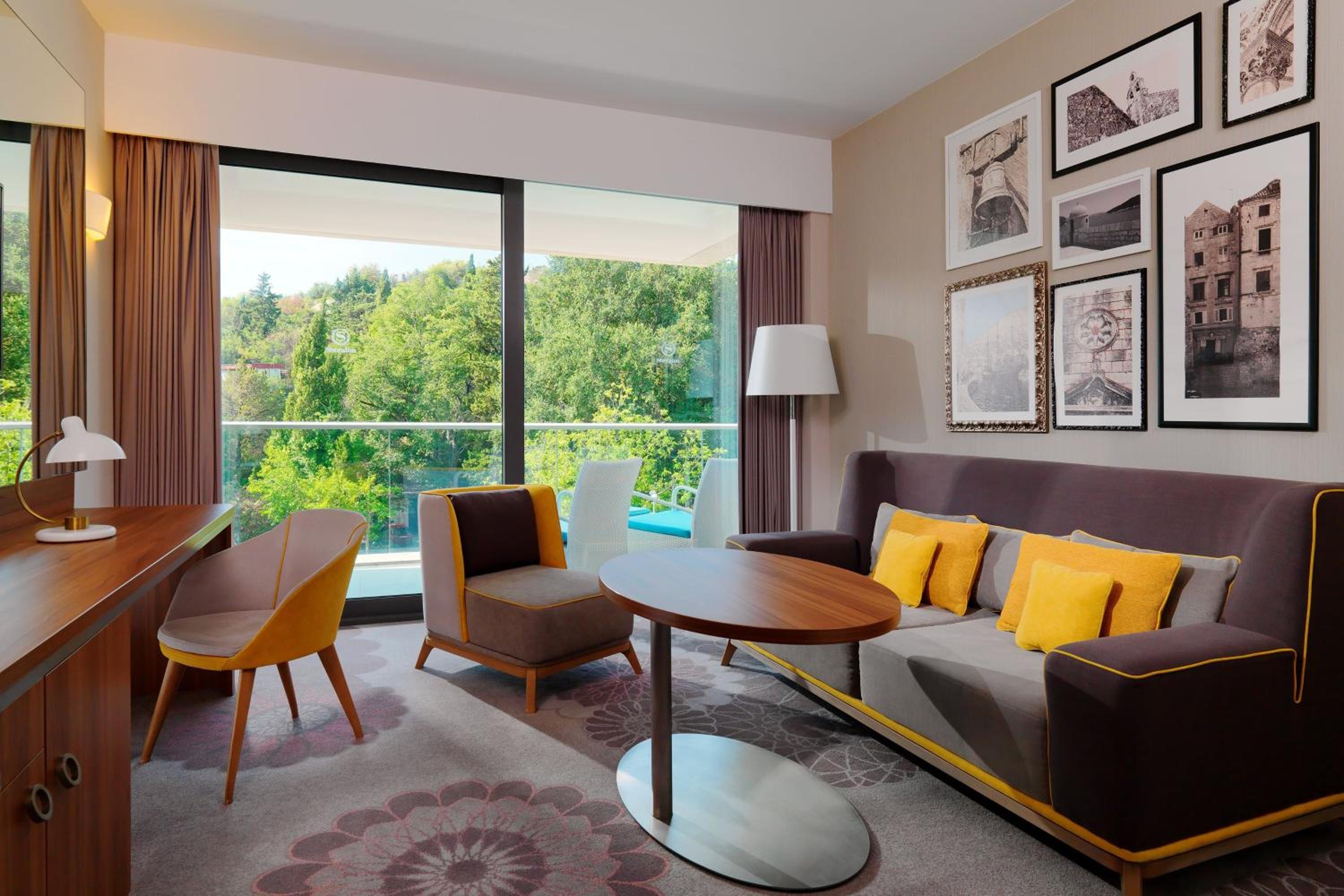 Classic Suite with Balcony