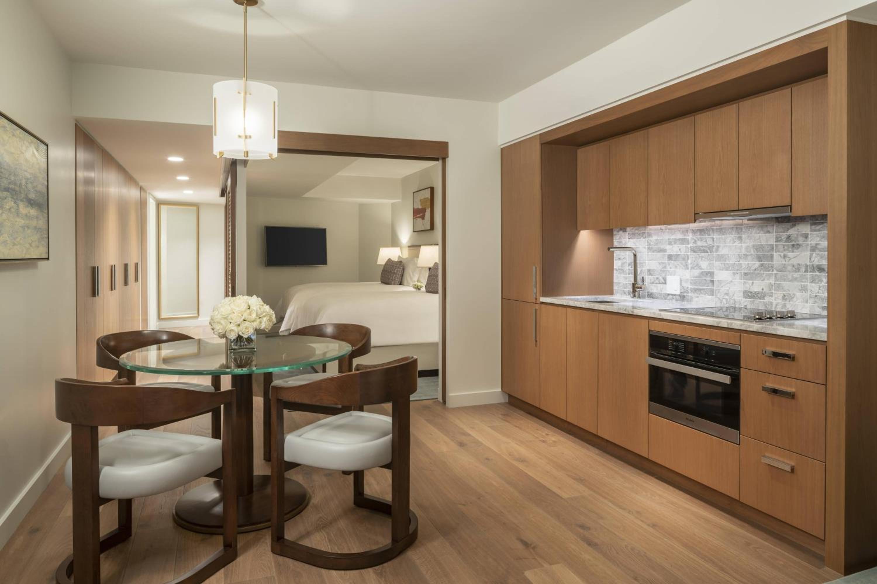 Deluxe One-Bedroom Suite with Two Double Beds and Ocean View
