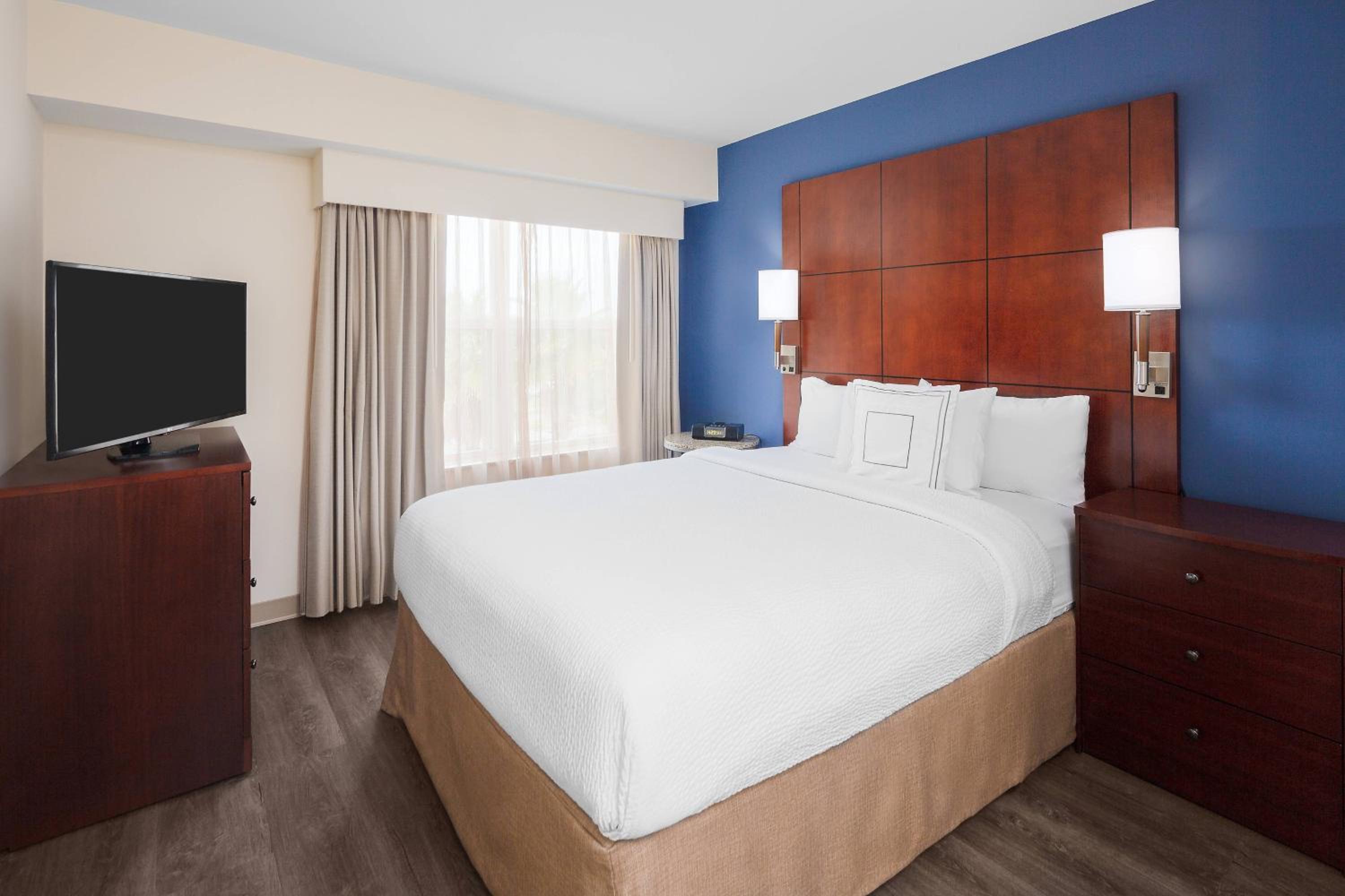 2 Bedroom Suite - Photo 1