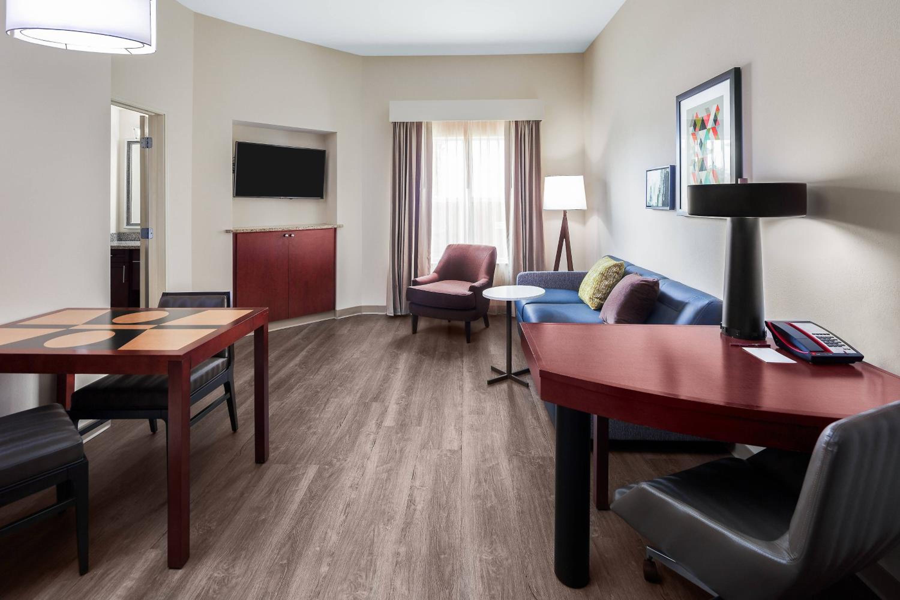 Larger One Bedroom, 1 Bedroom Larger Suite, 1 King, Sofa bed - Photo 2