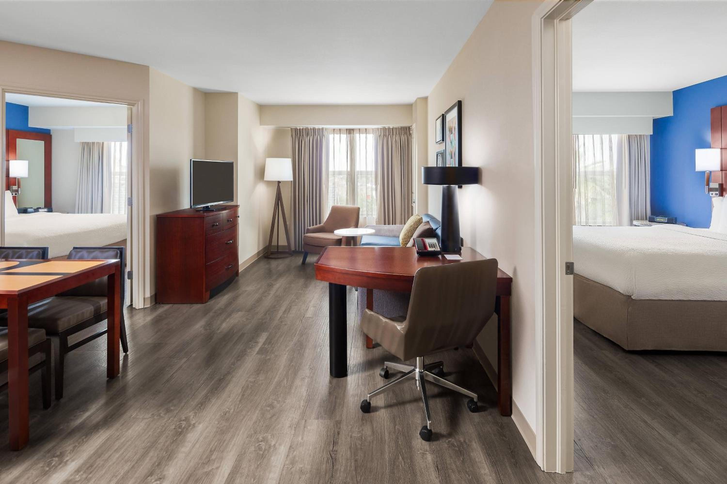 2 Bedroom Suite - Photo 2