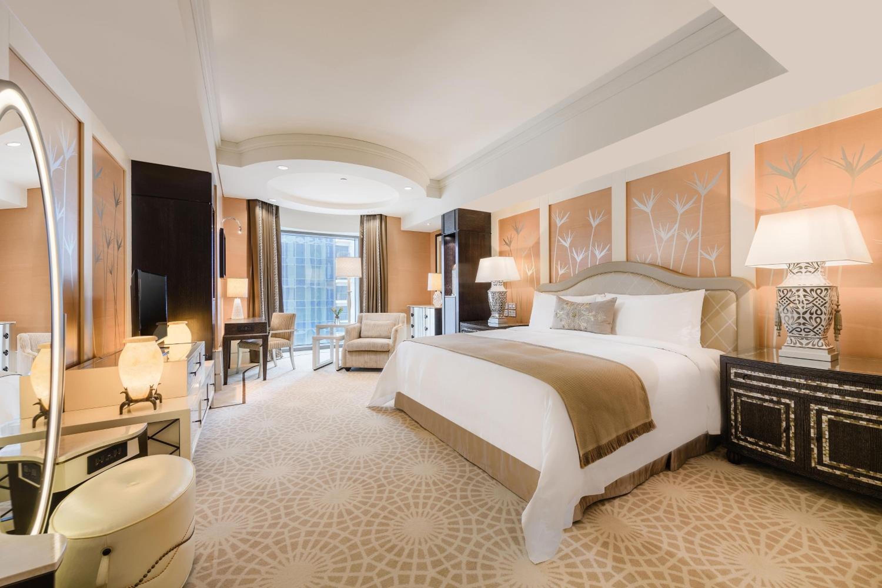 Deluxe Partial Nile View, Guest room, 1 King