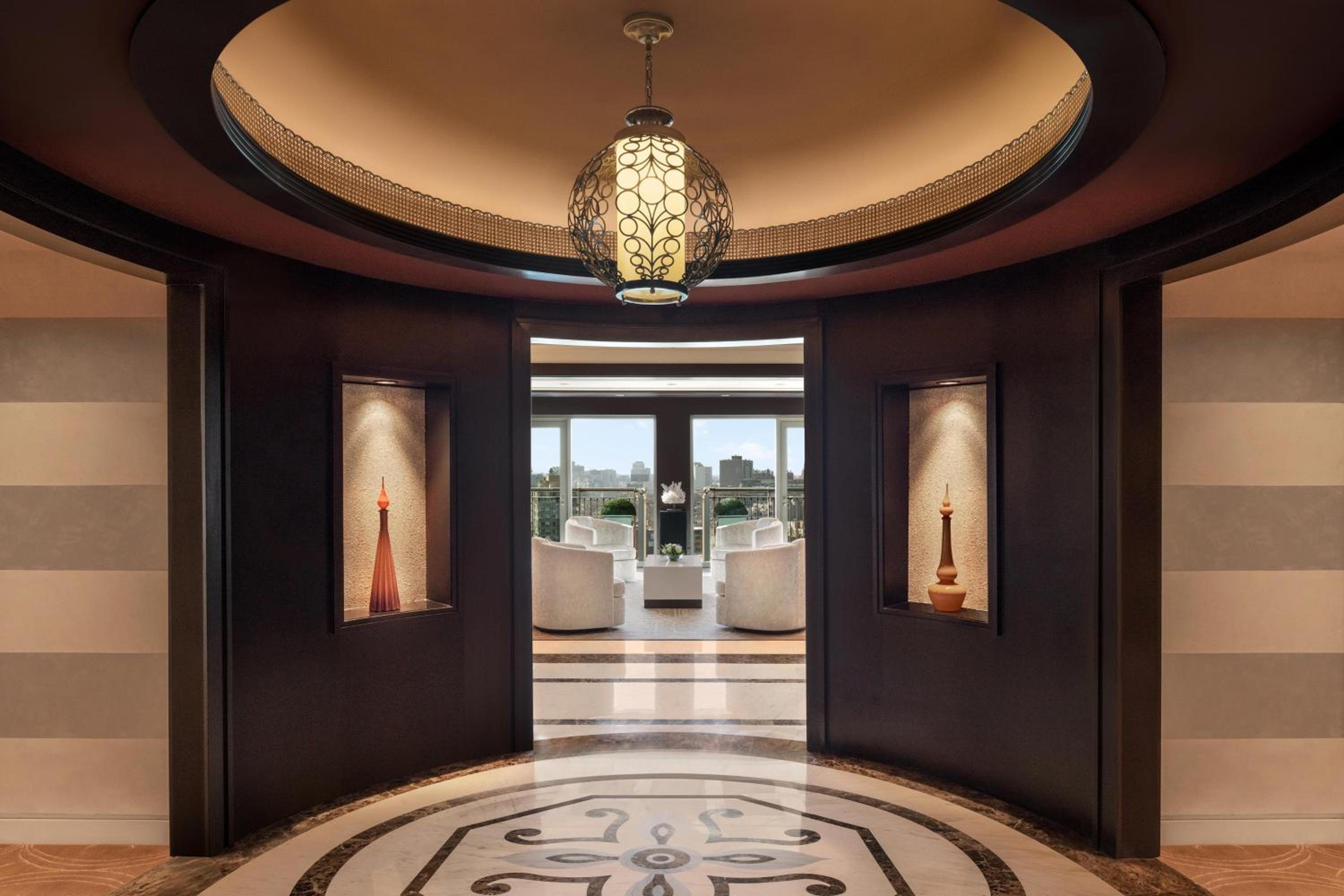 Royal Suite, 2 Bedroom Larger Suite, The Nile view thumbnail 6