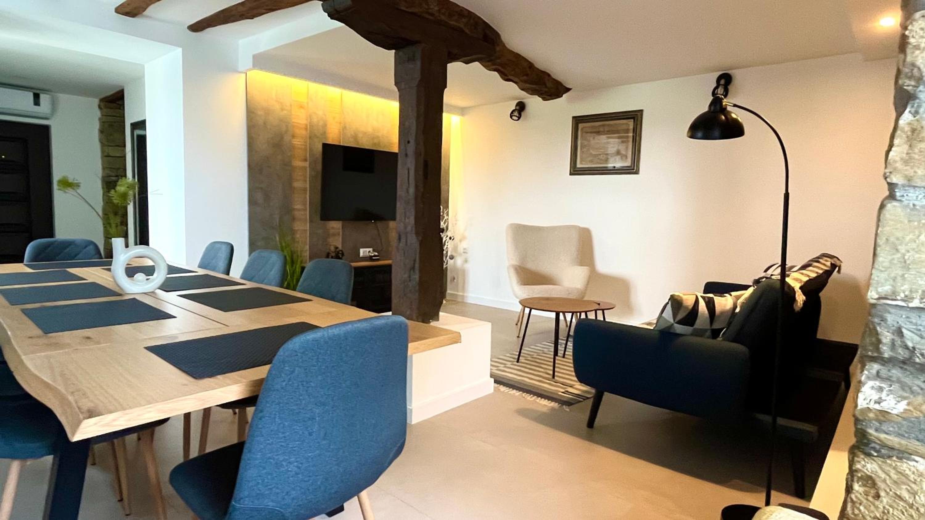 Villa photo 1