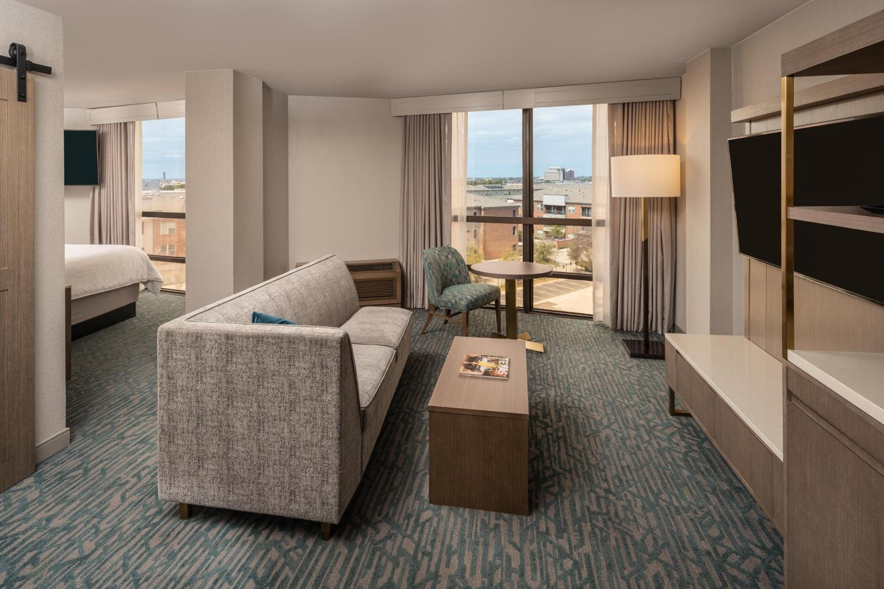 Junior Suite, 1 King - Photo 1