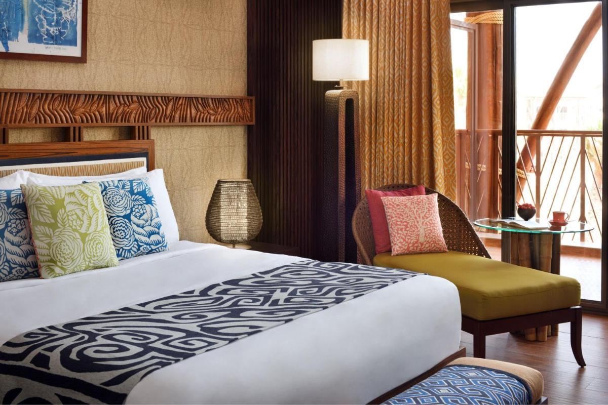 Room with Theme Park Access, Guest room, 1 King, Resort view (Complimentary Shuttle to JBR Beach, MOE & Dubai Mall) photo 2