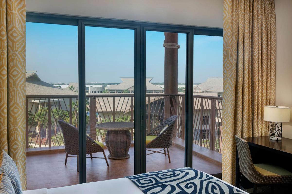 Jr Suite with Theme Park Access, Junior Suite, 1 King, Resort view (Complimentary Shuttle to JBR Beach, MOE & Dubai Mall) photo 2