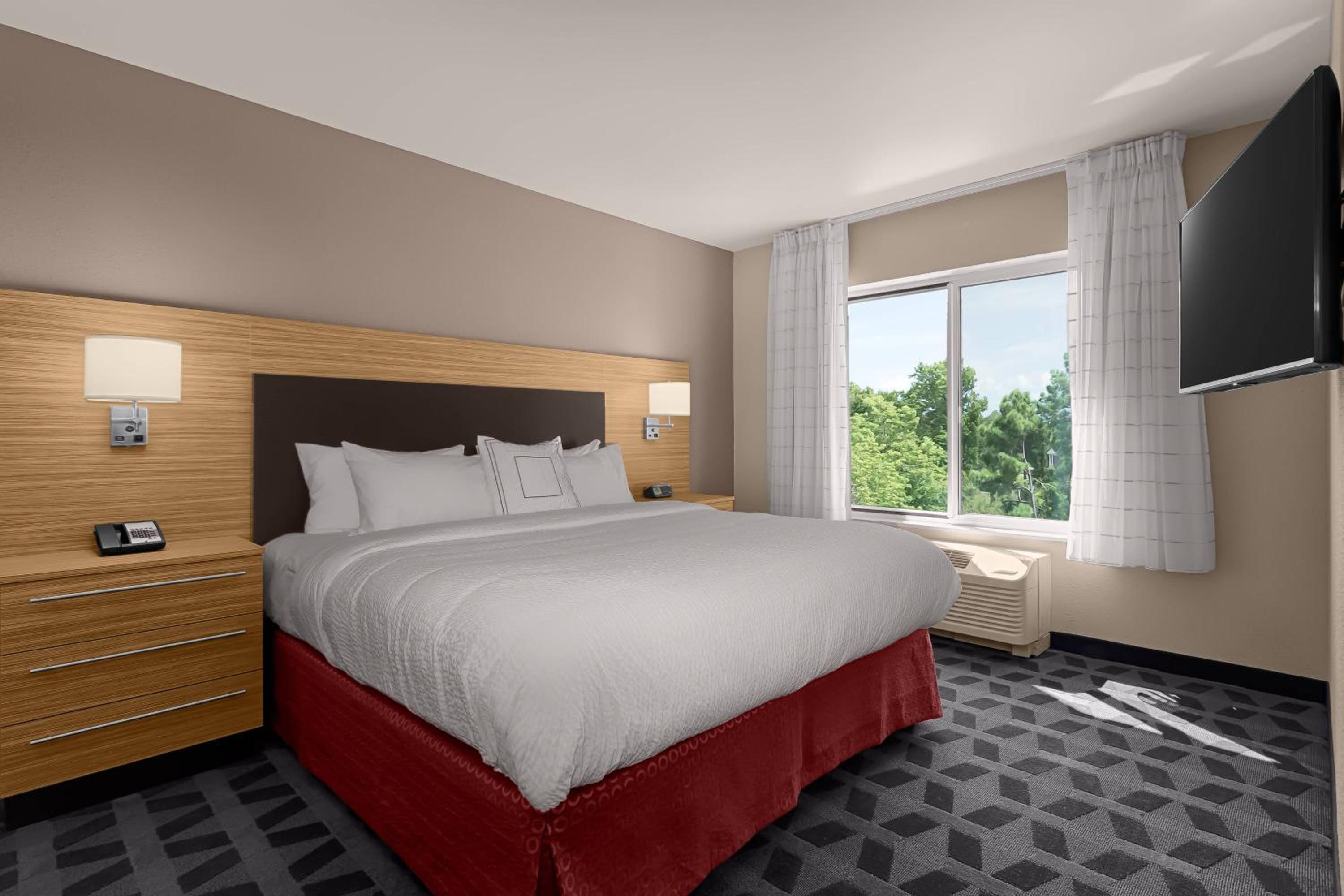 1 Bedroom Suite, 1 King, Sofa bed