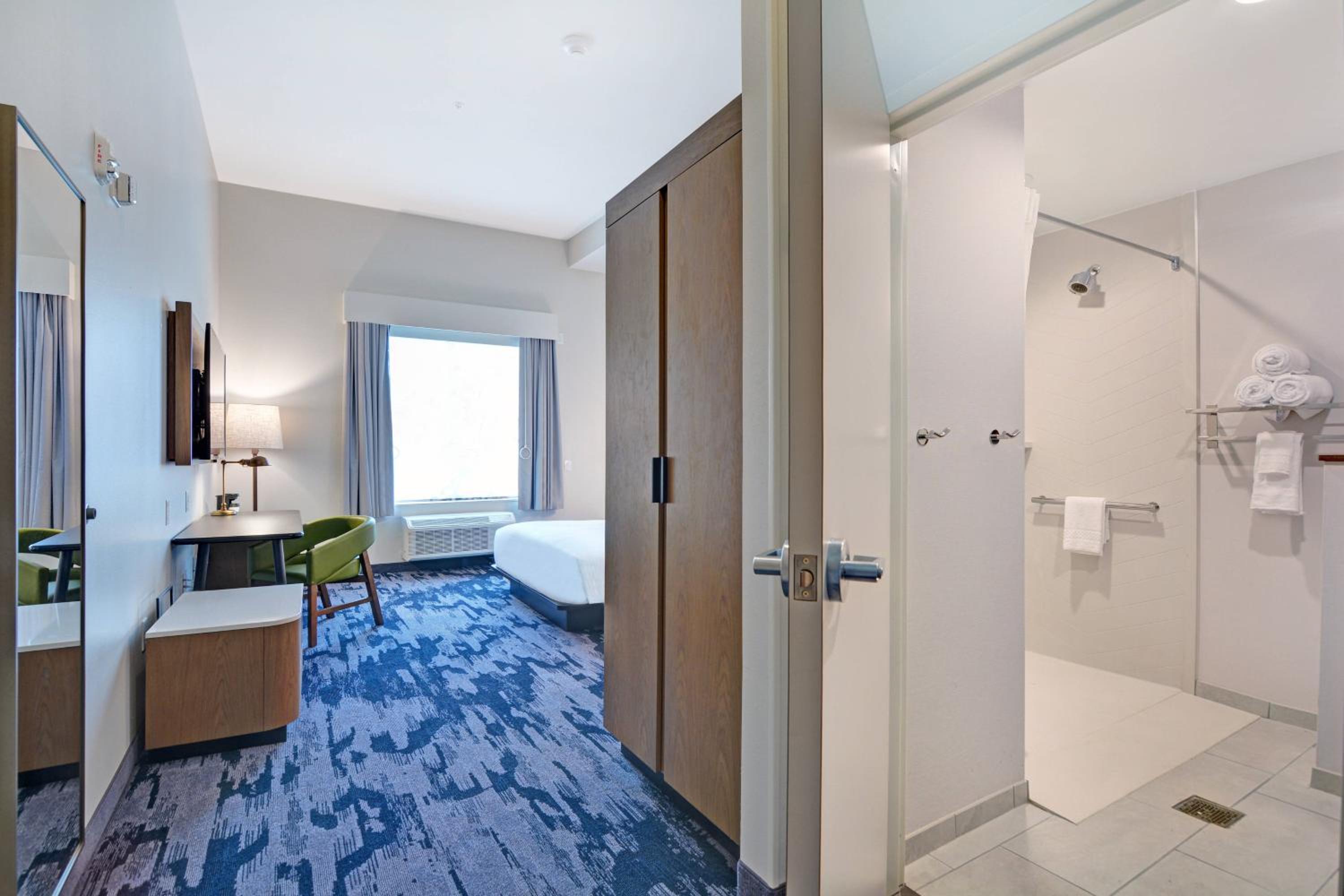 Guest Room, 1 King - Photo 4