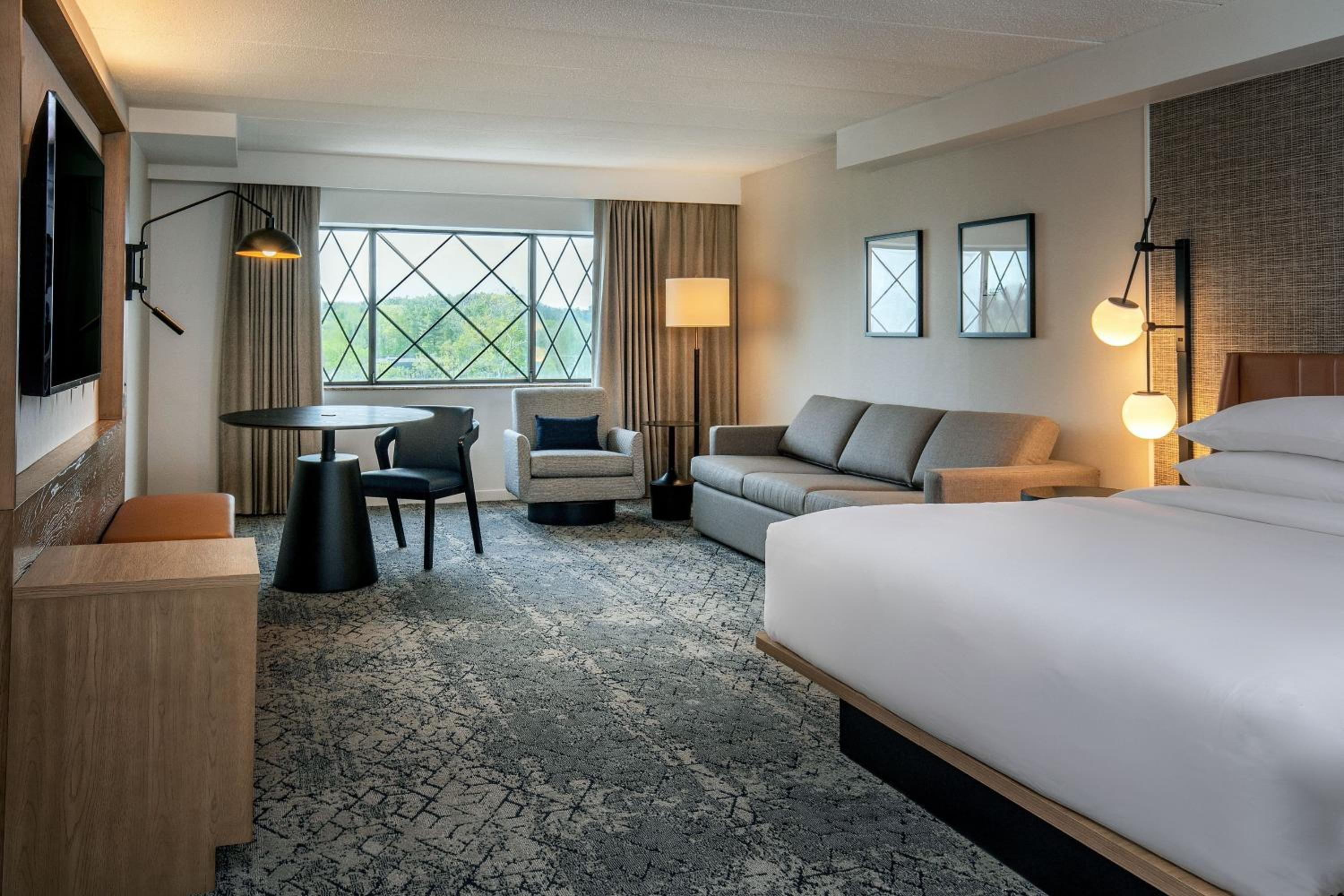Deluxe King Room photo 1