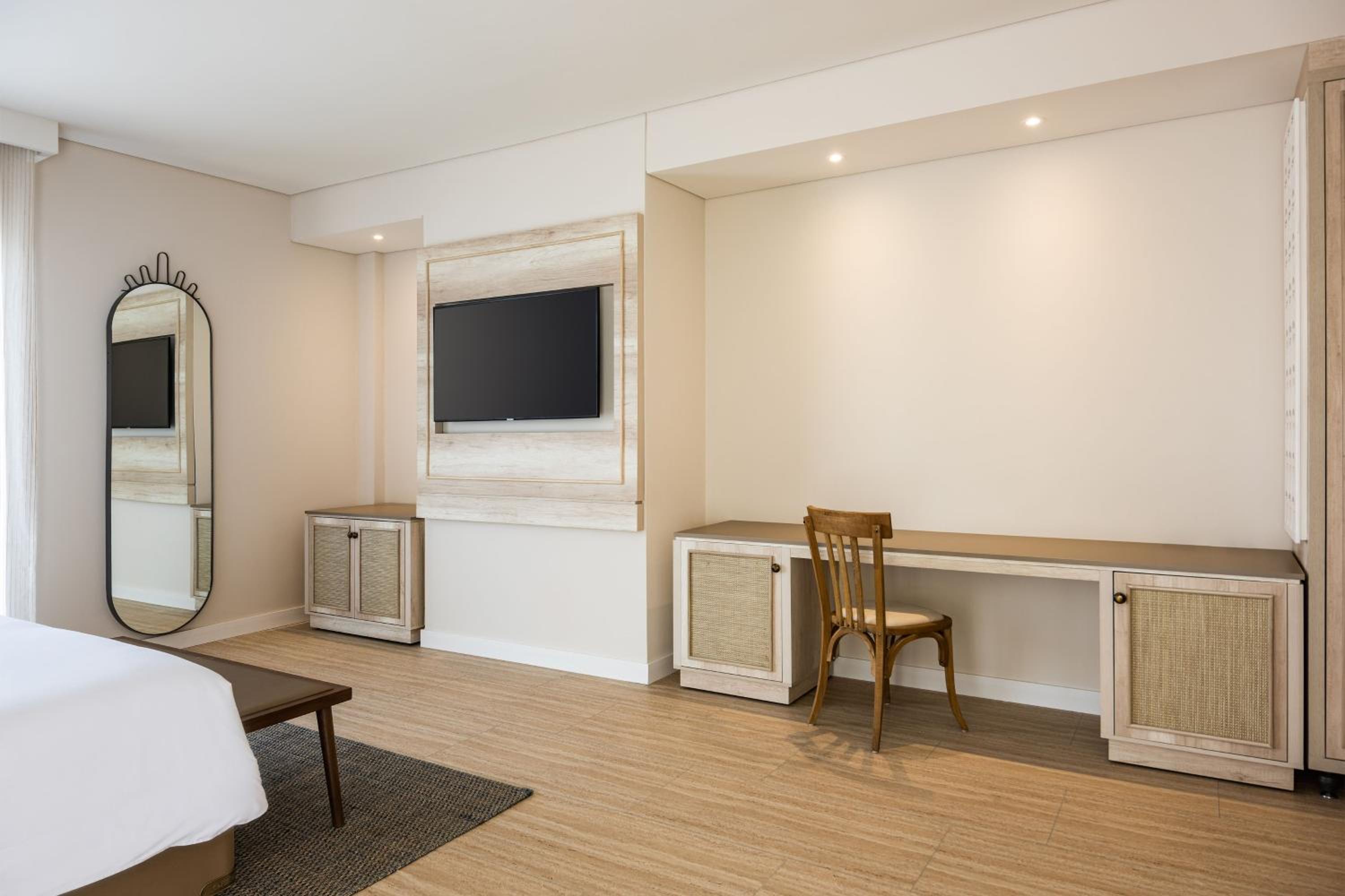 Junior Suite, Suite, 1 King, Sofa bed - Photo 3