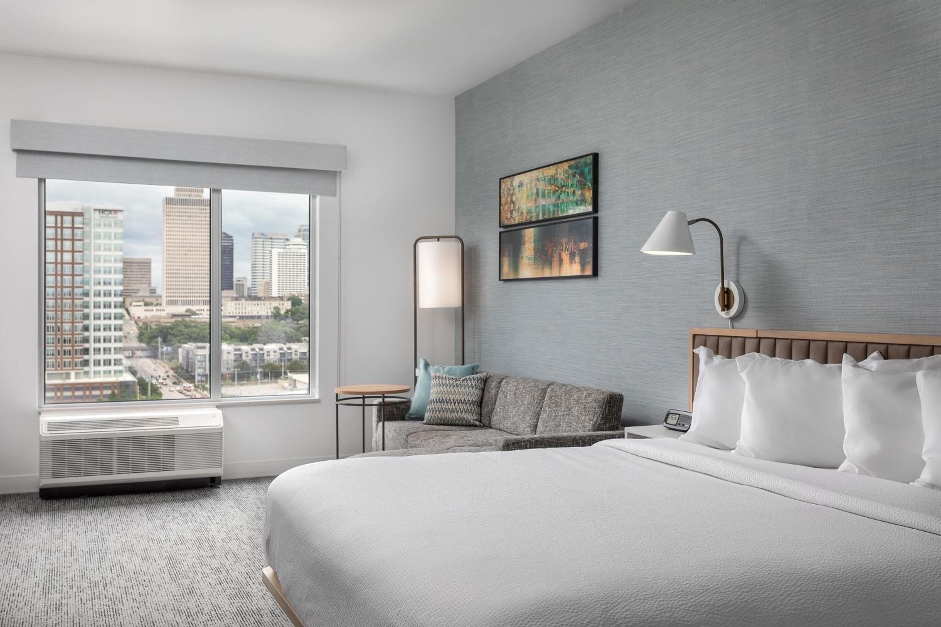 King Studio with City View - Photo 7