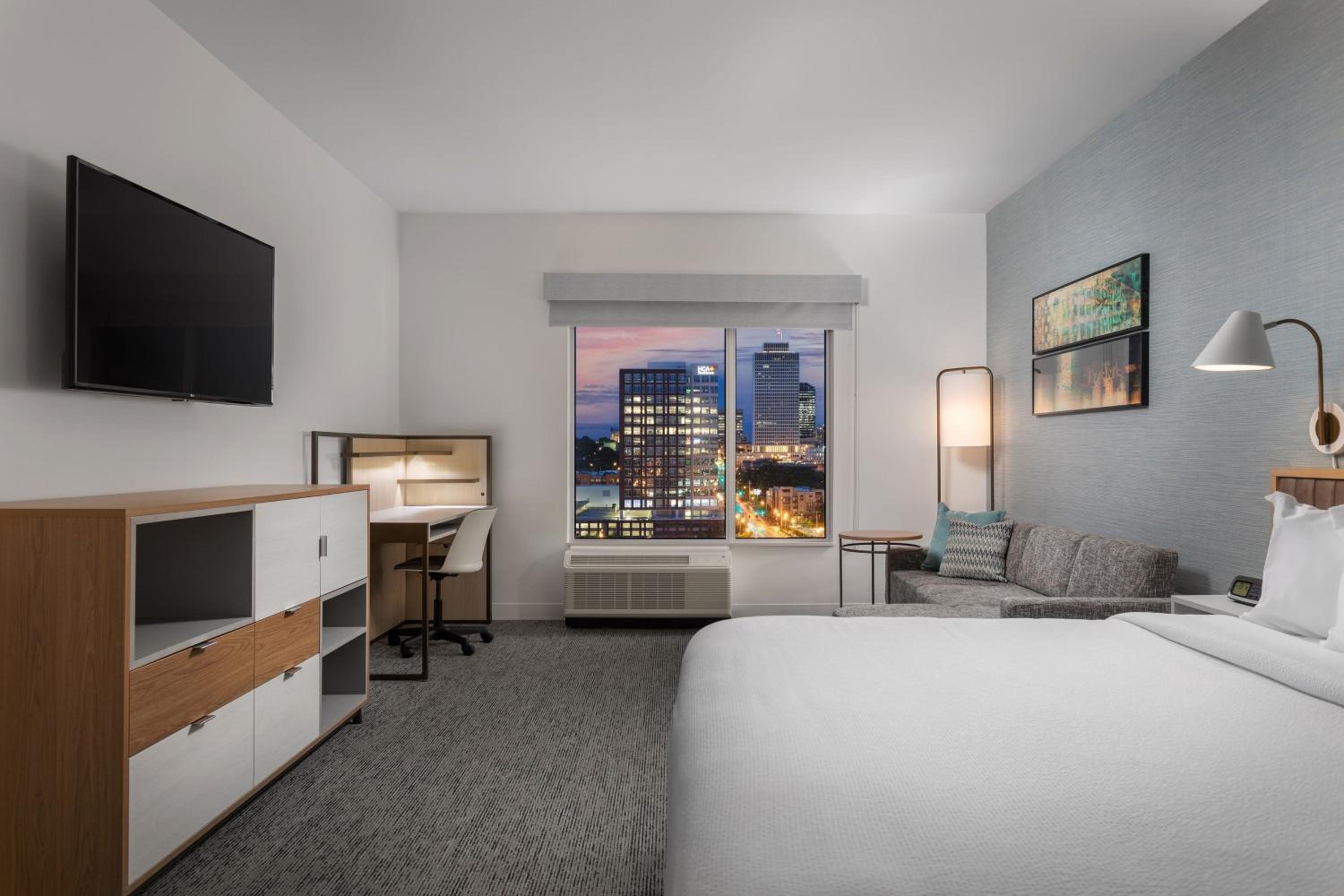 King Studio with City View - Photo 4