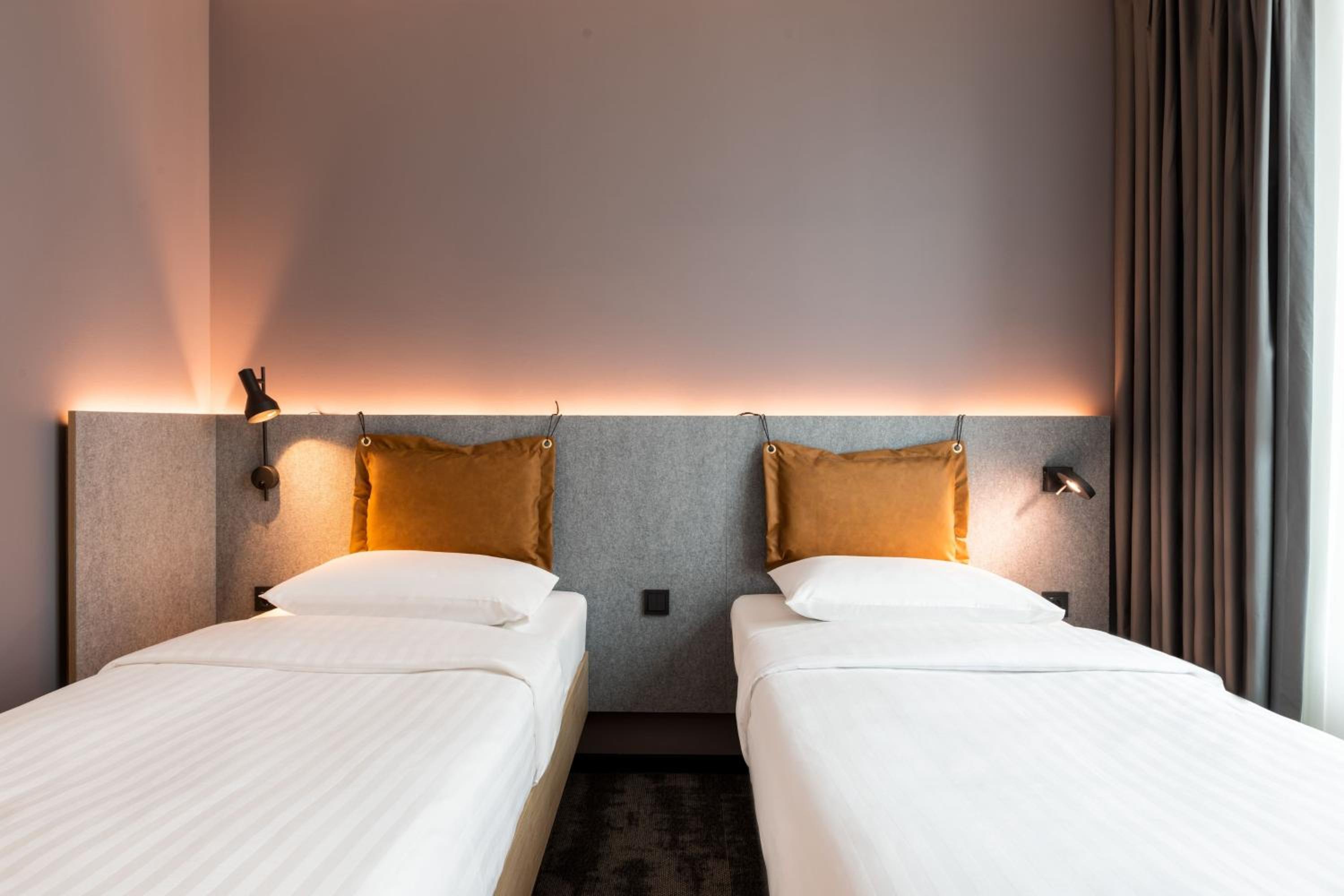 Moxy Twin Sleeper - Photo 5