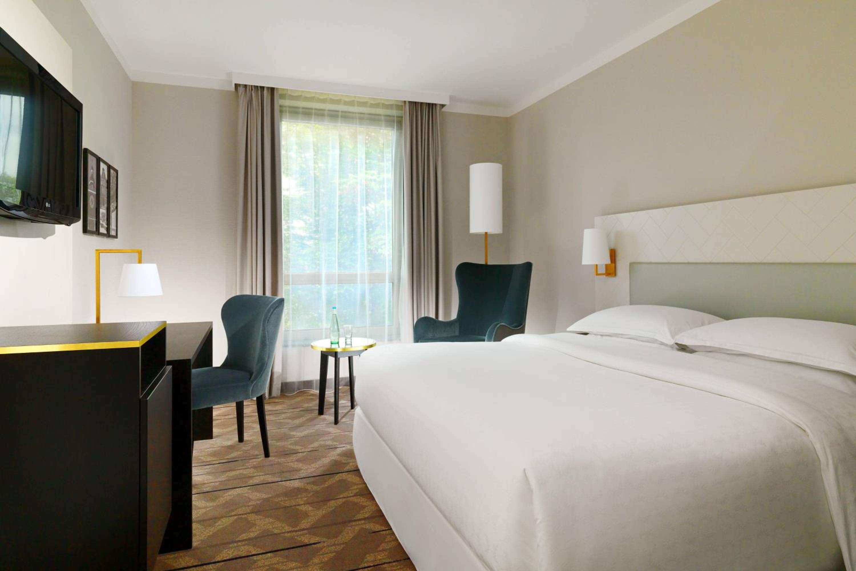 Superior King Room