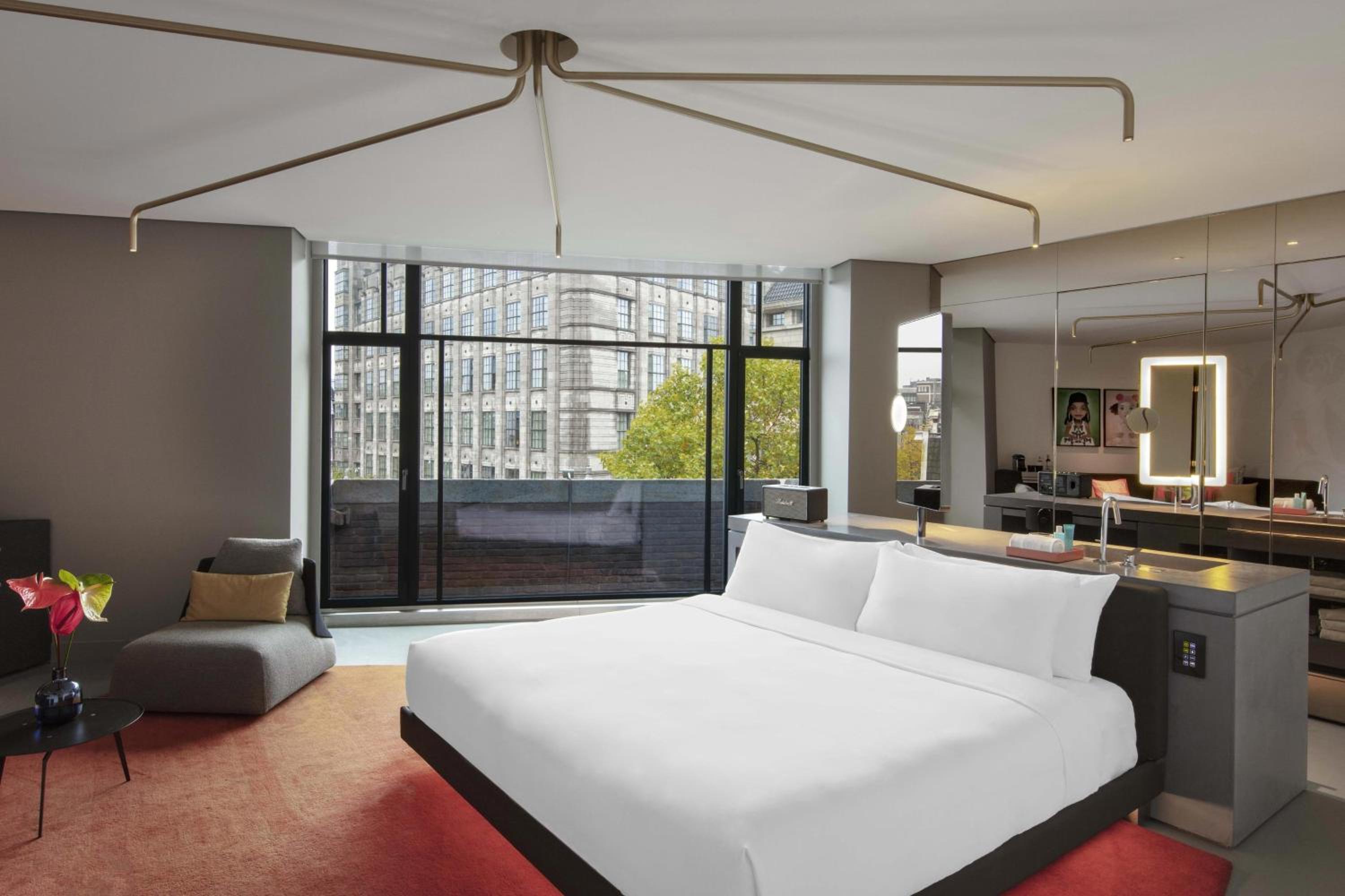 Cool Corner Exchange, Suite, 1 King