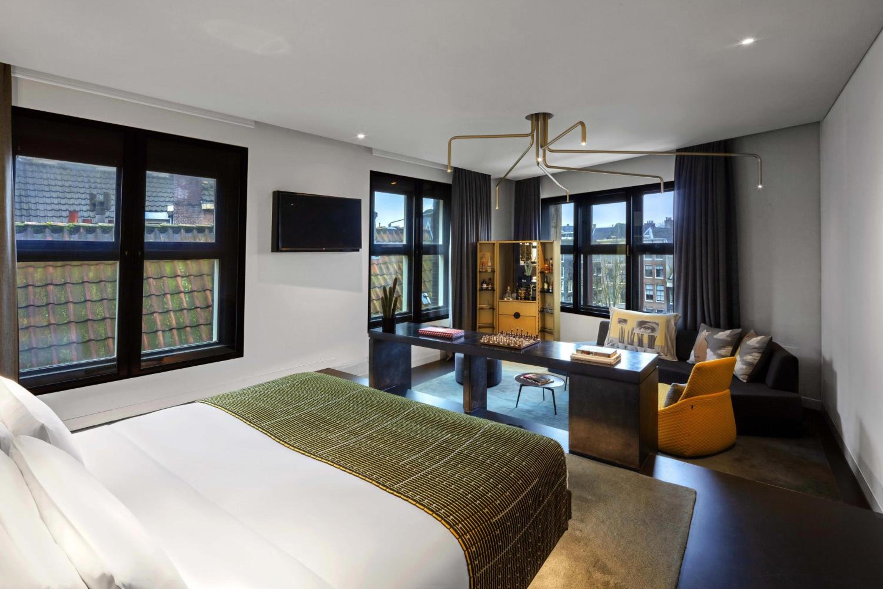Superior King Suite photo 2