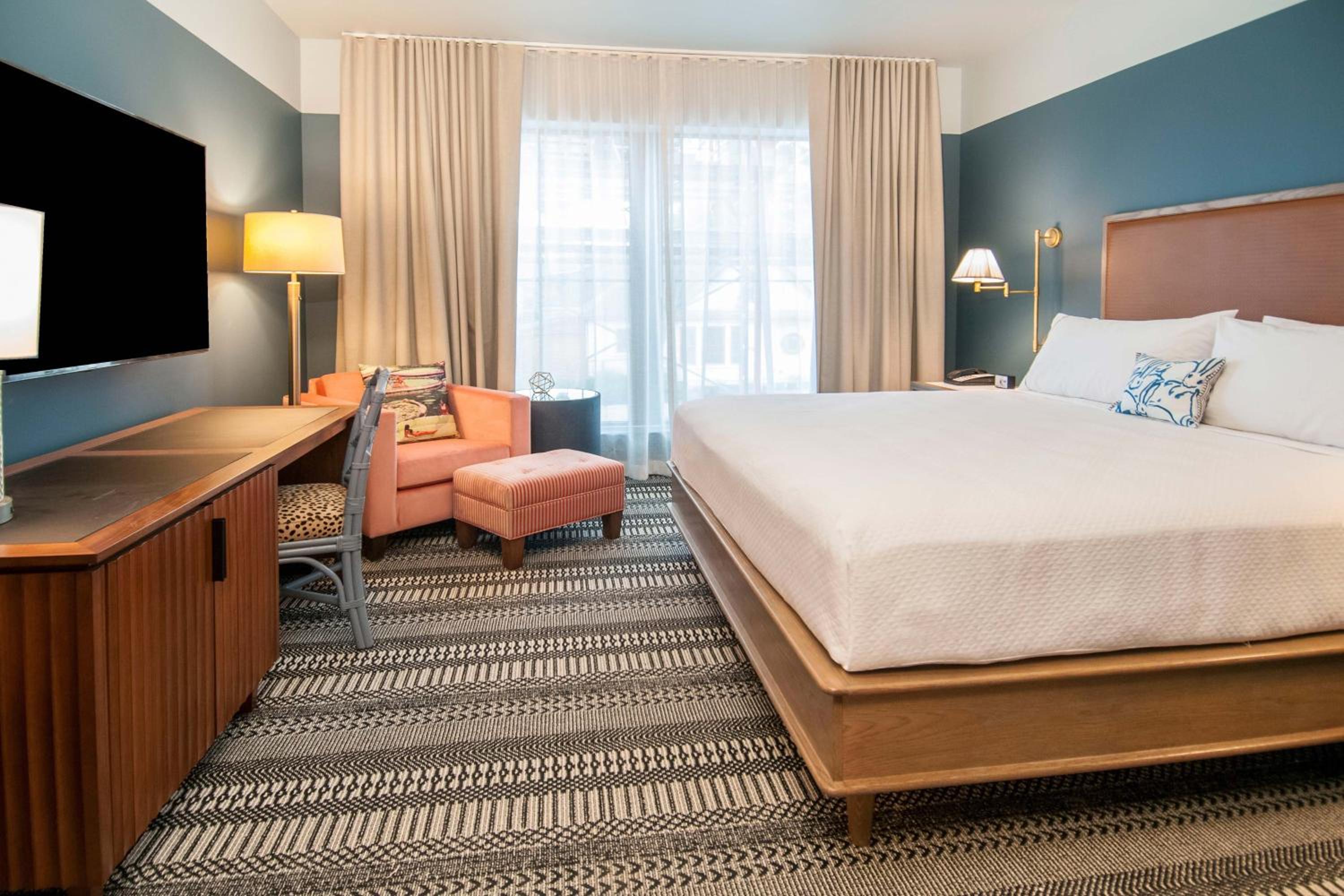 Standard King Room - Photo 2