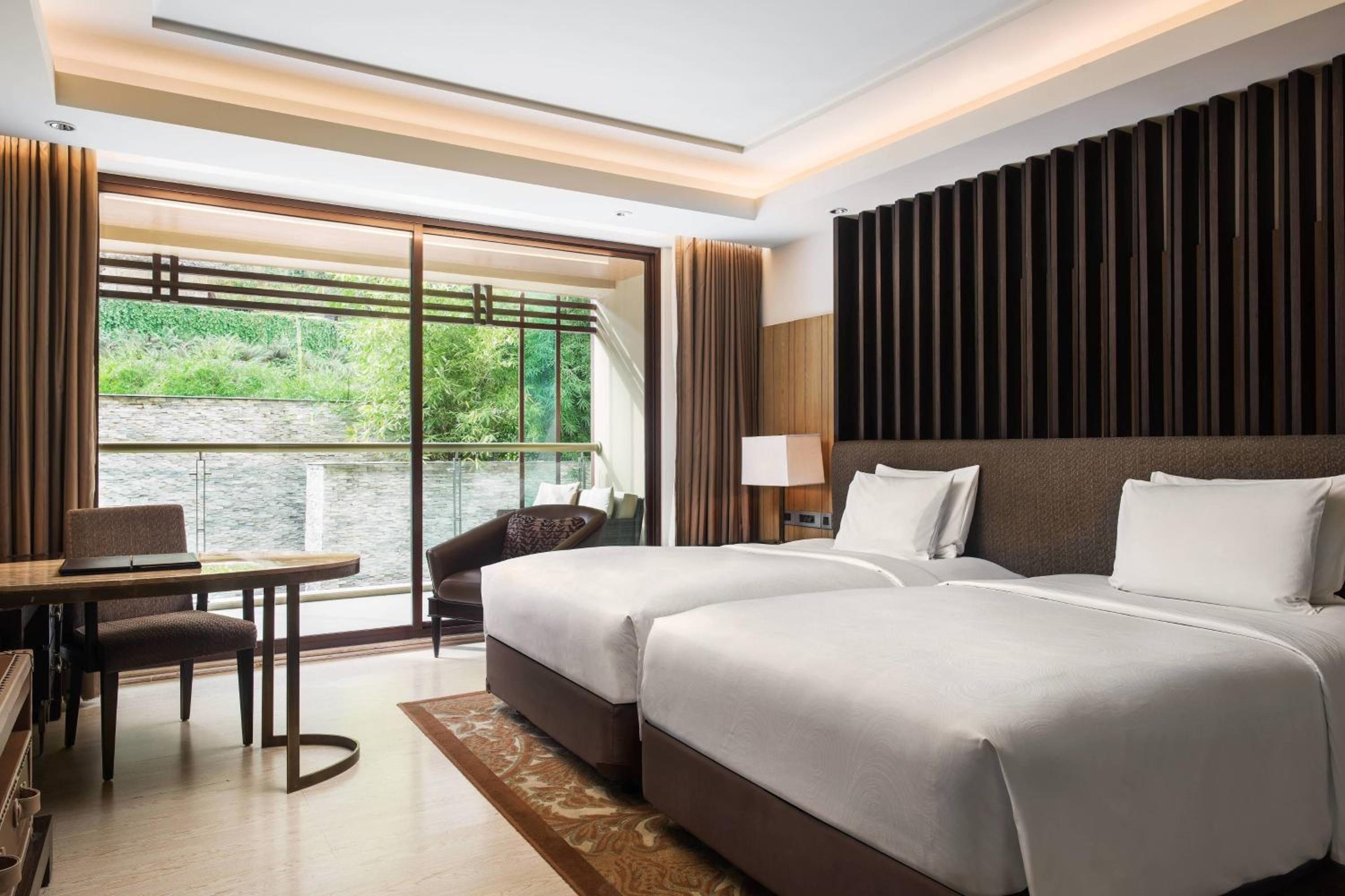 Deluxe Twin Balcony Room with Bathtub - Enjoy INR 1,000 Signature Resort Credit per stay