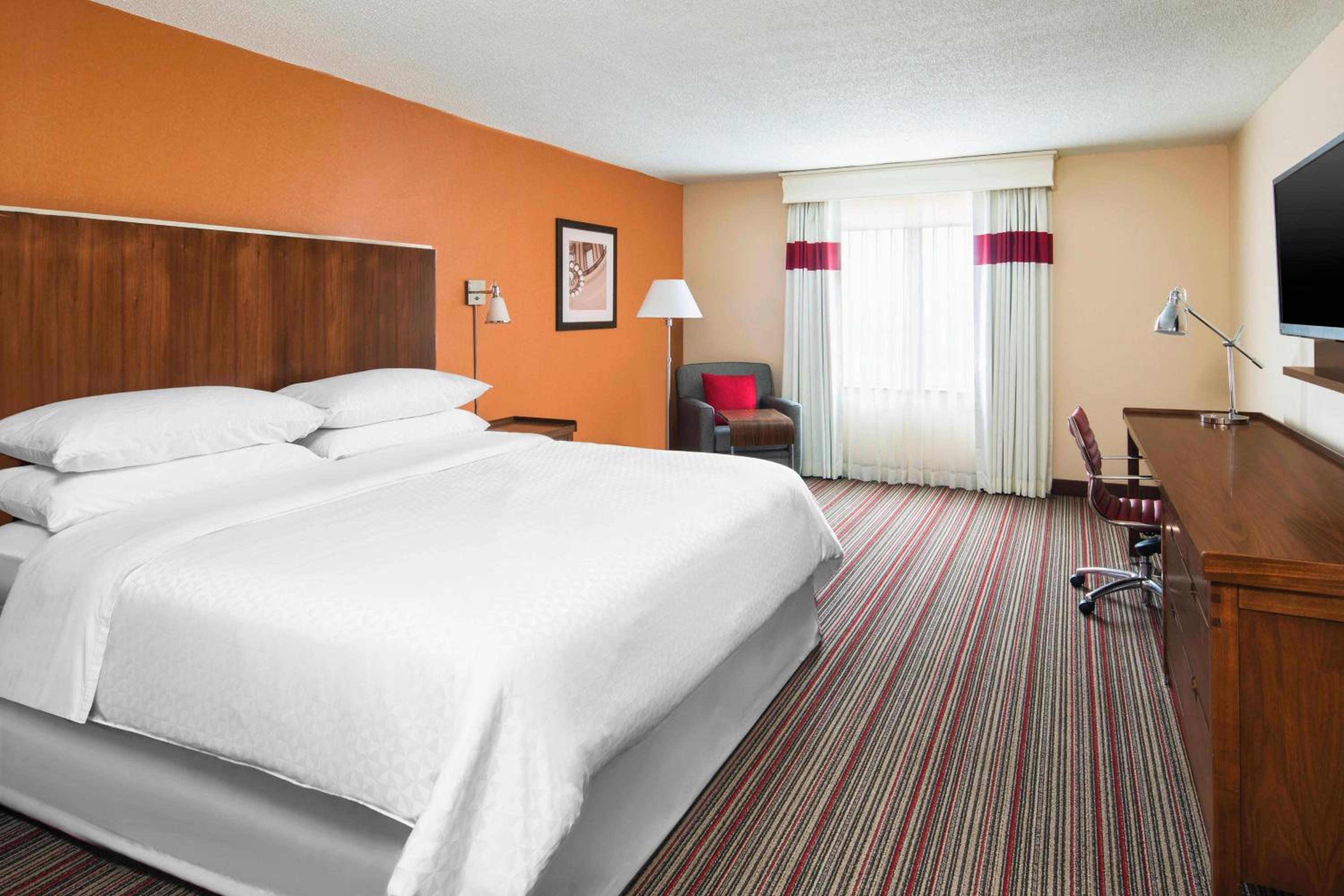 Guest Room, 1 King - Photo 1