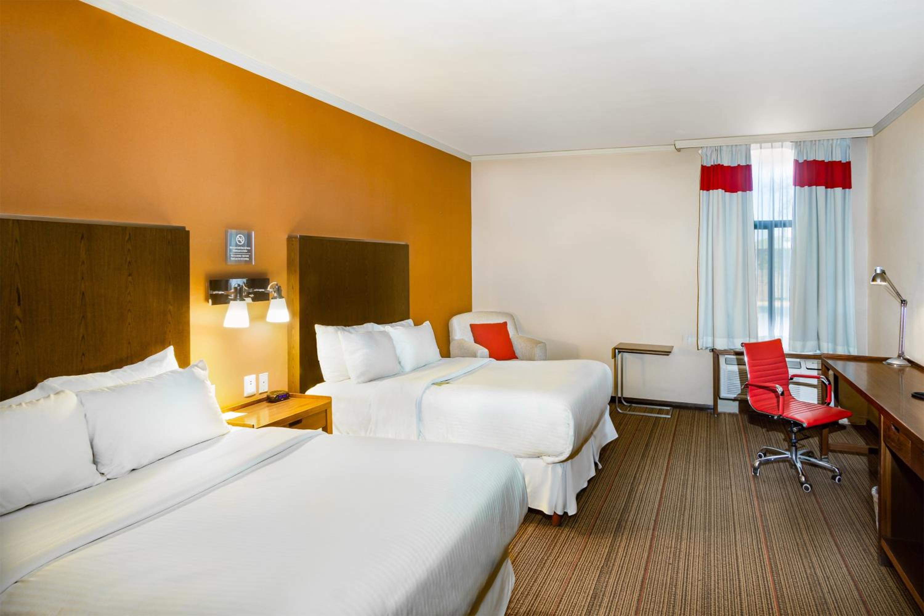 Traditional Double Room with Two Double Beds - Photo 5