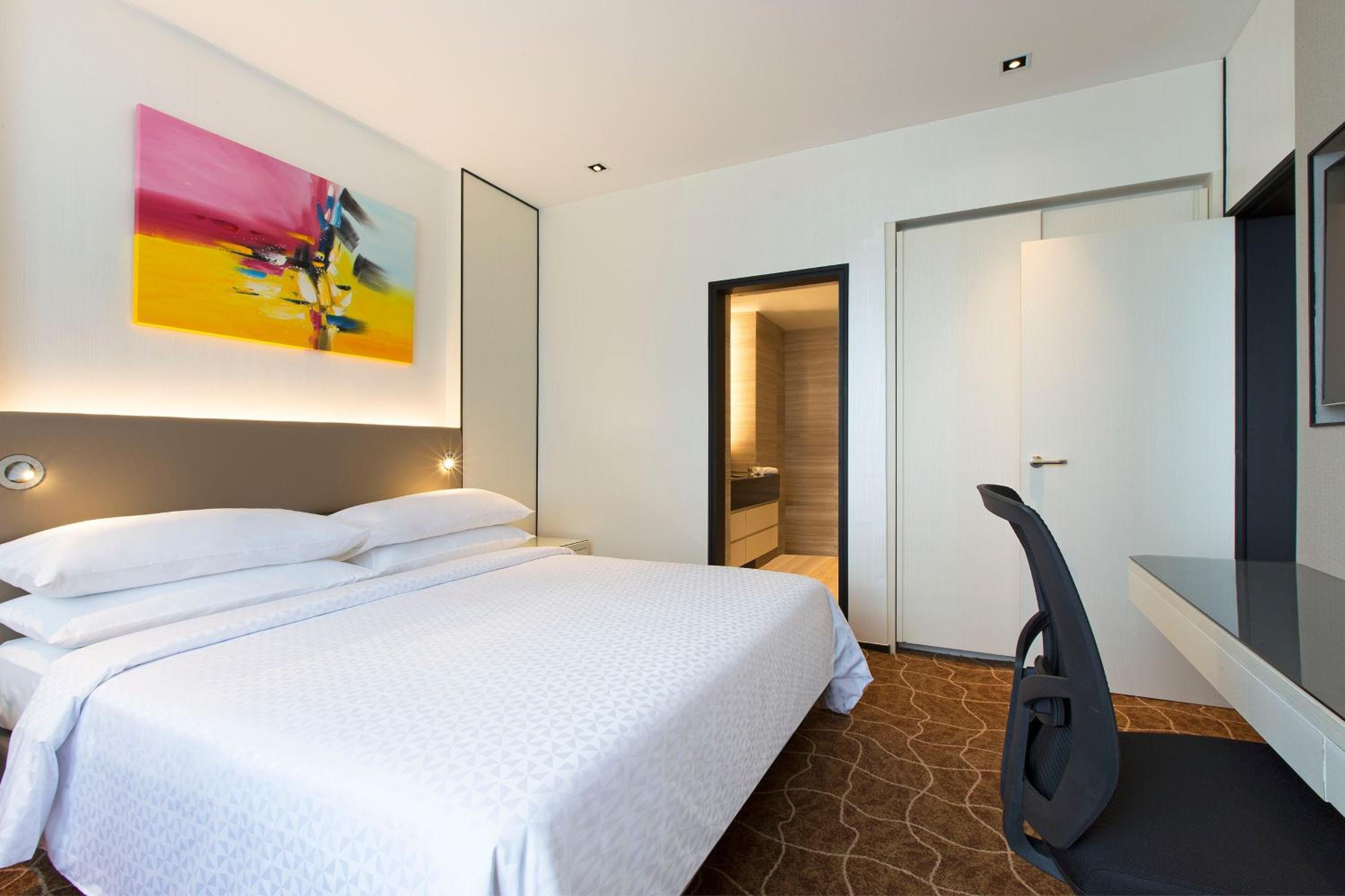 1 Bedroom Executive Suite, 1 King, River View photo 2
