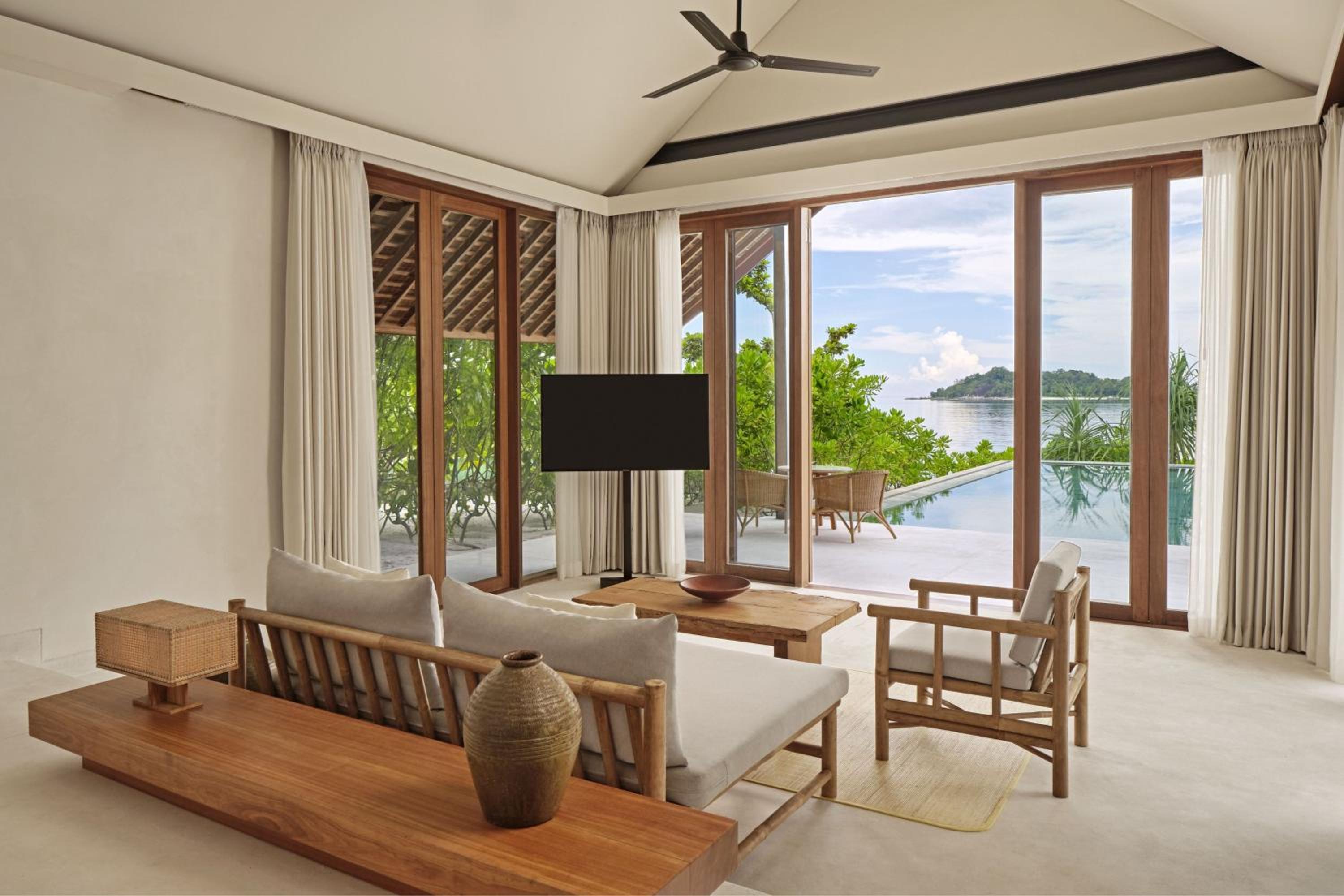 Beachfront One-Bedroom King Villa with Balcony