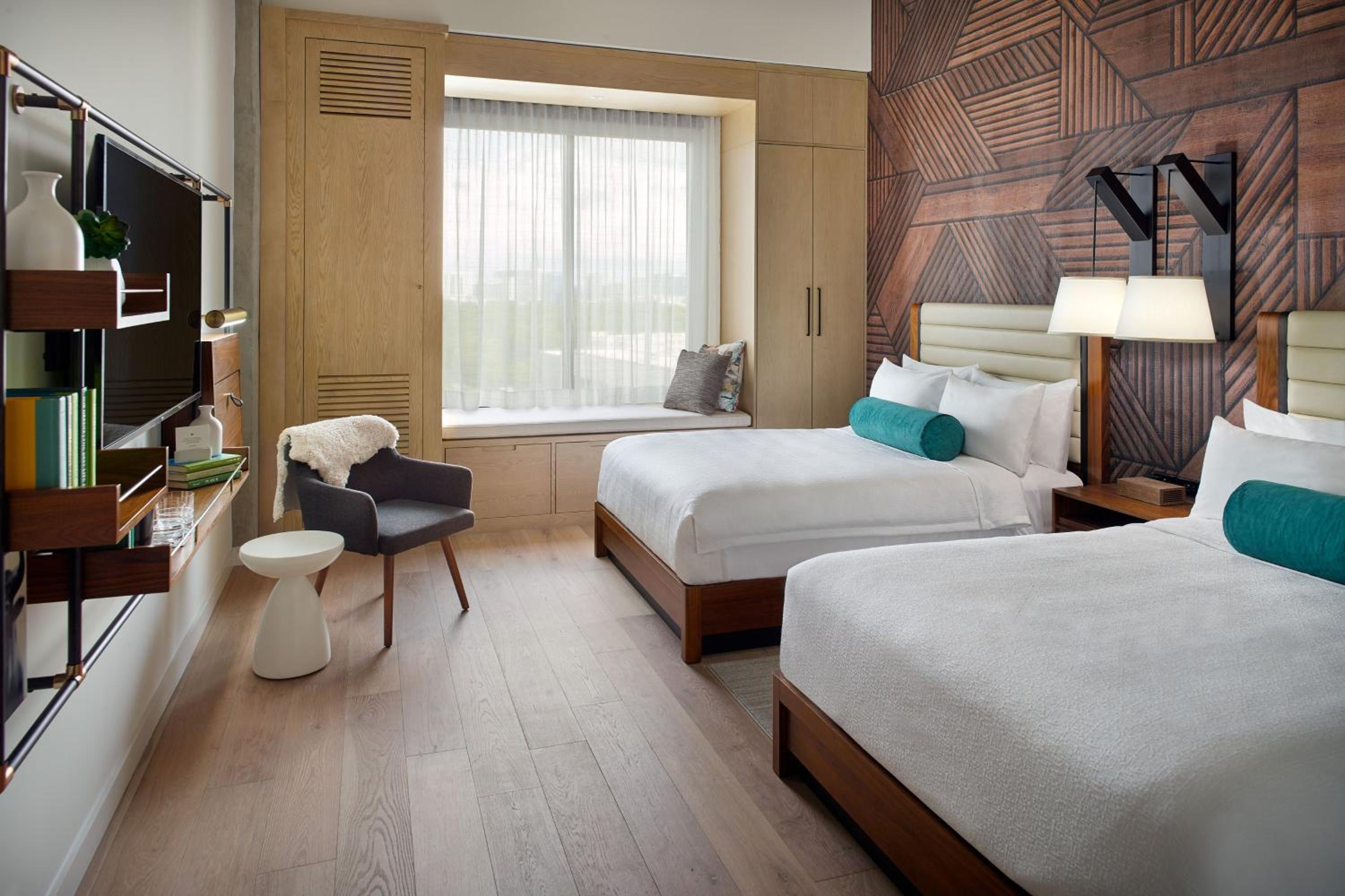 Deluxe Queen Guest Room with 2 Queen Beds - Photo 1
