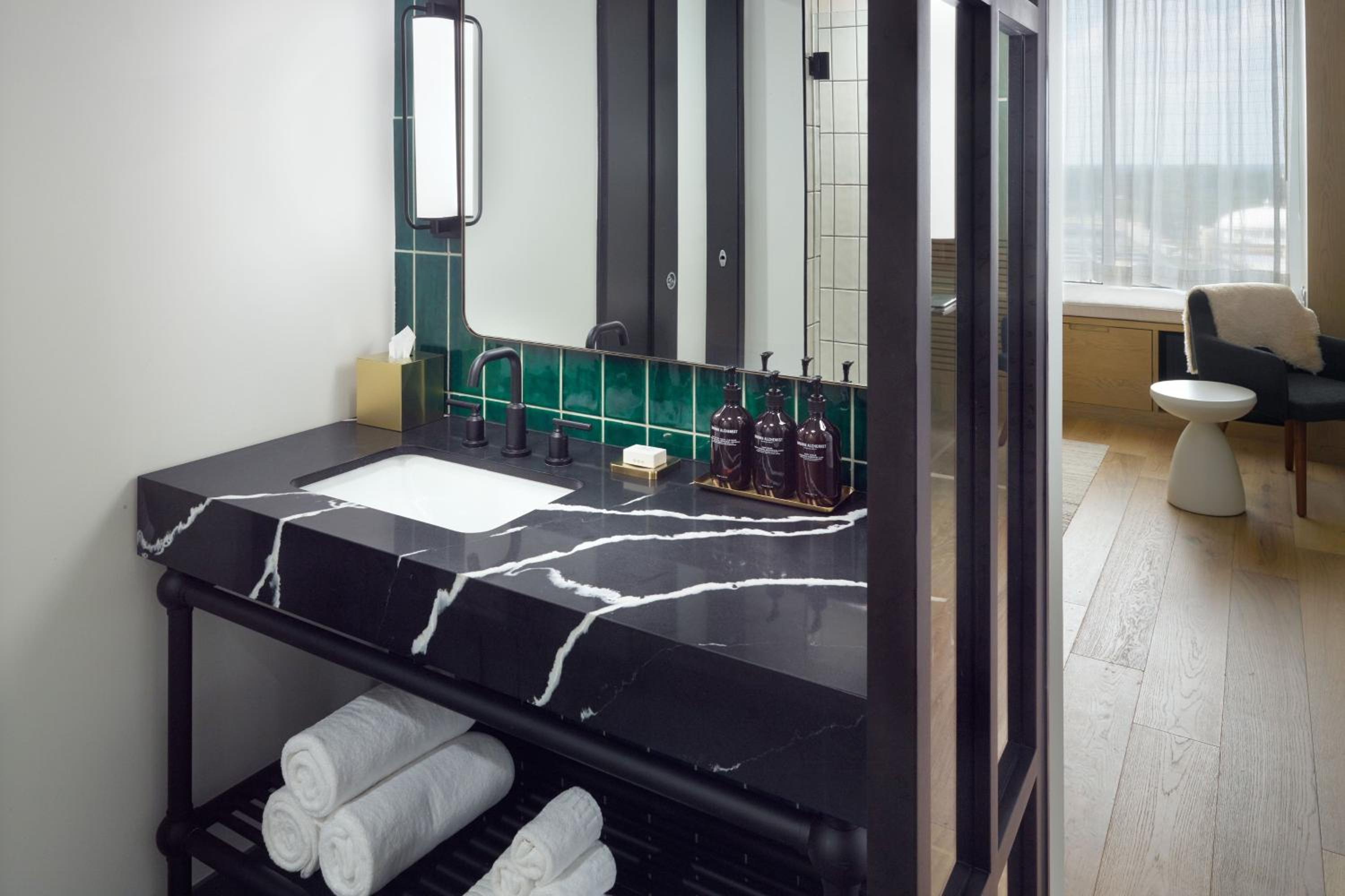 Deluxe King Guest Room - Photo 4