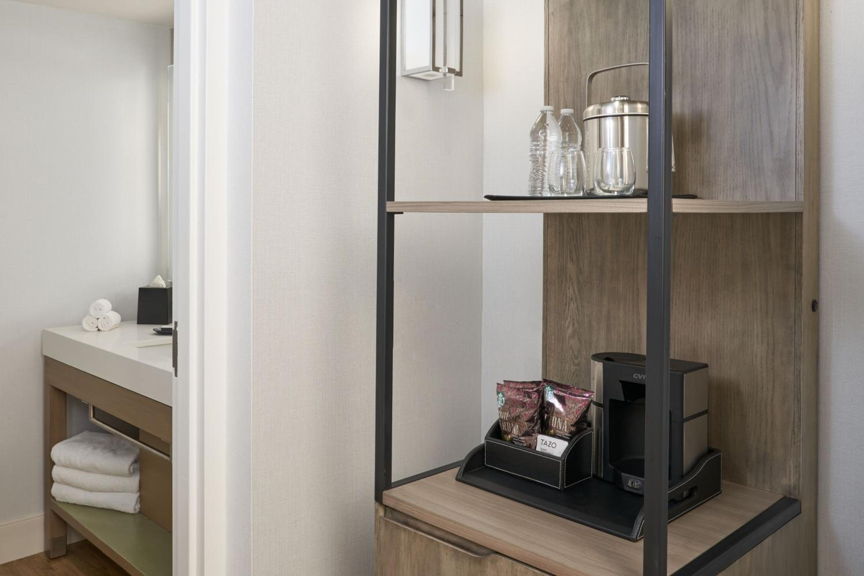 King Room with City View - Photo 2