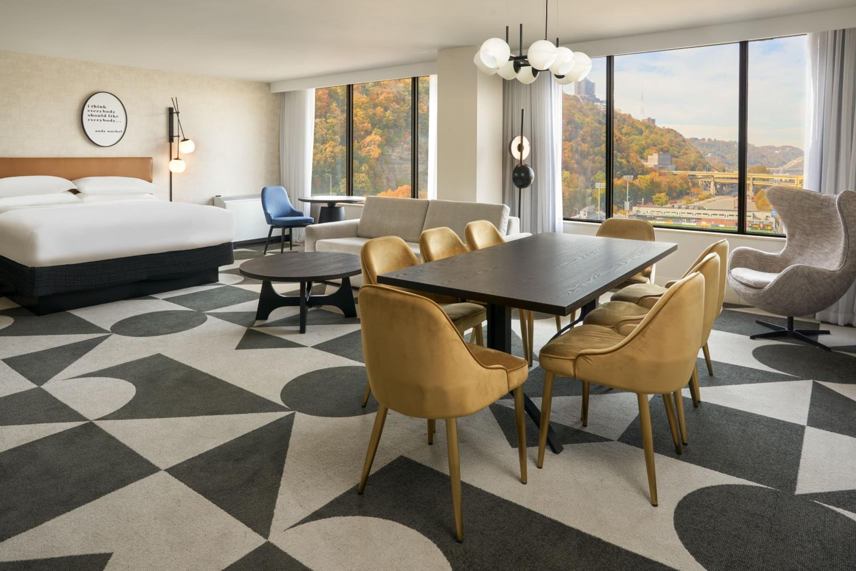 Executive One-Bedroom Suite - Photo 2