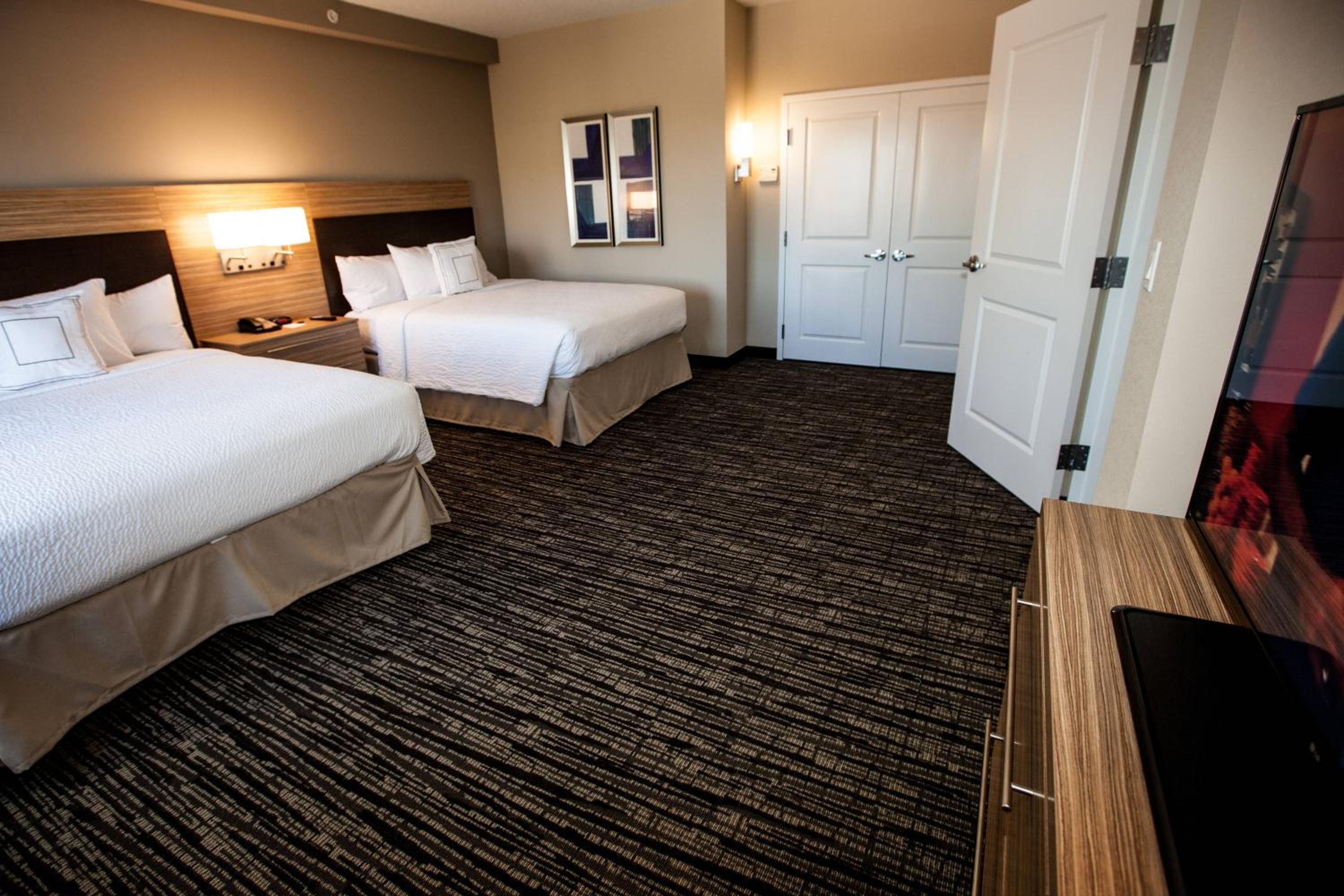One Bedroom Double Queen Suite with Sofa Bed