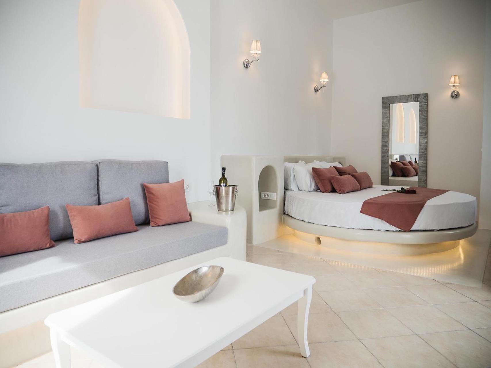 Suite with Pool - Photo 1
