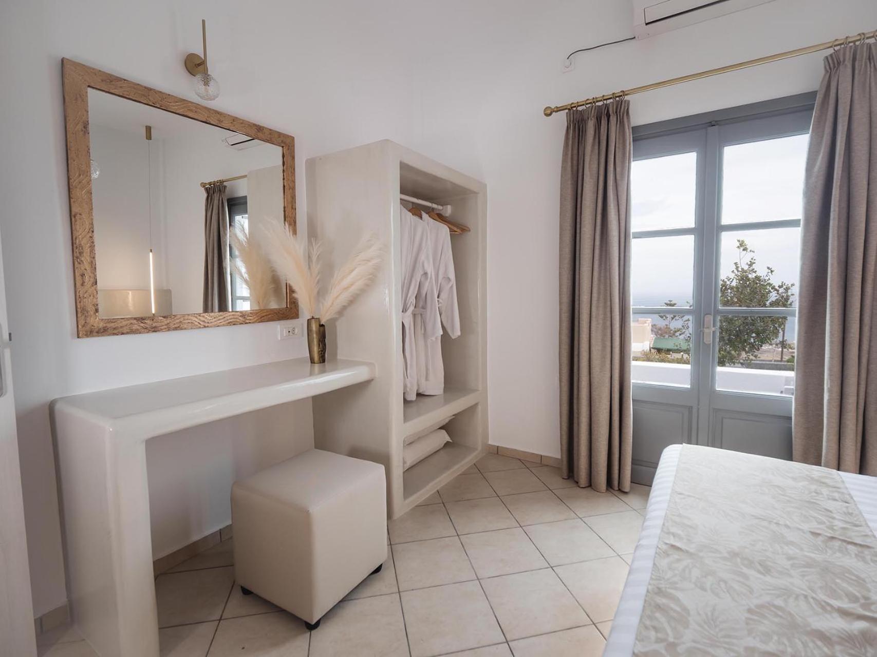 Superior Suite with Pool photo 3