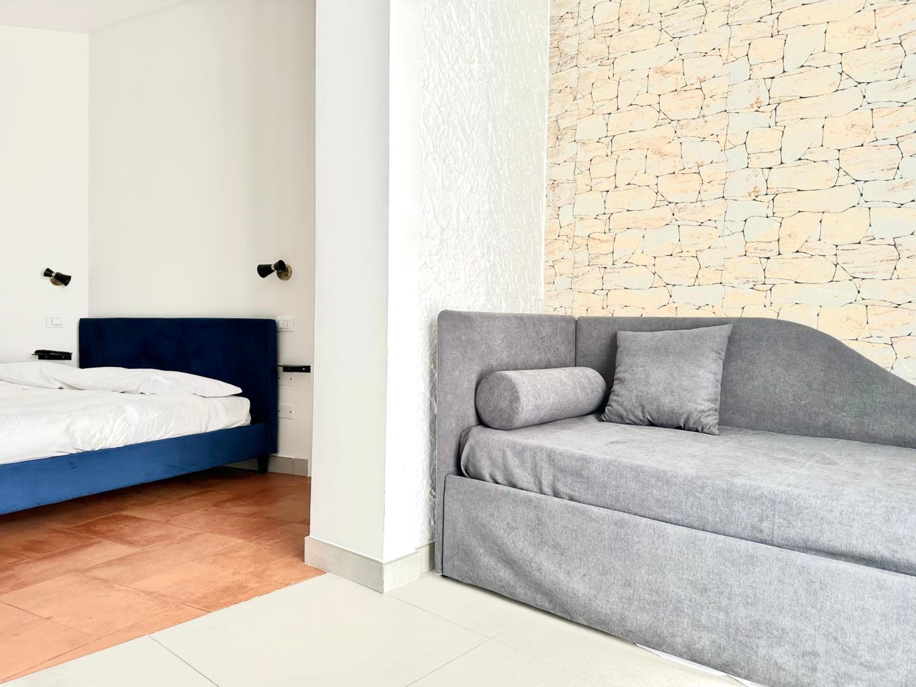 Deluxe Suite - Photo 6