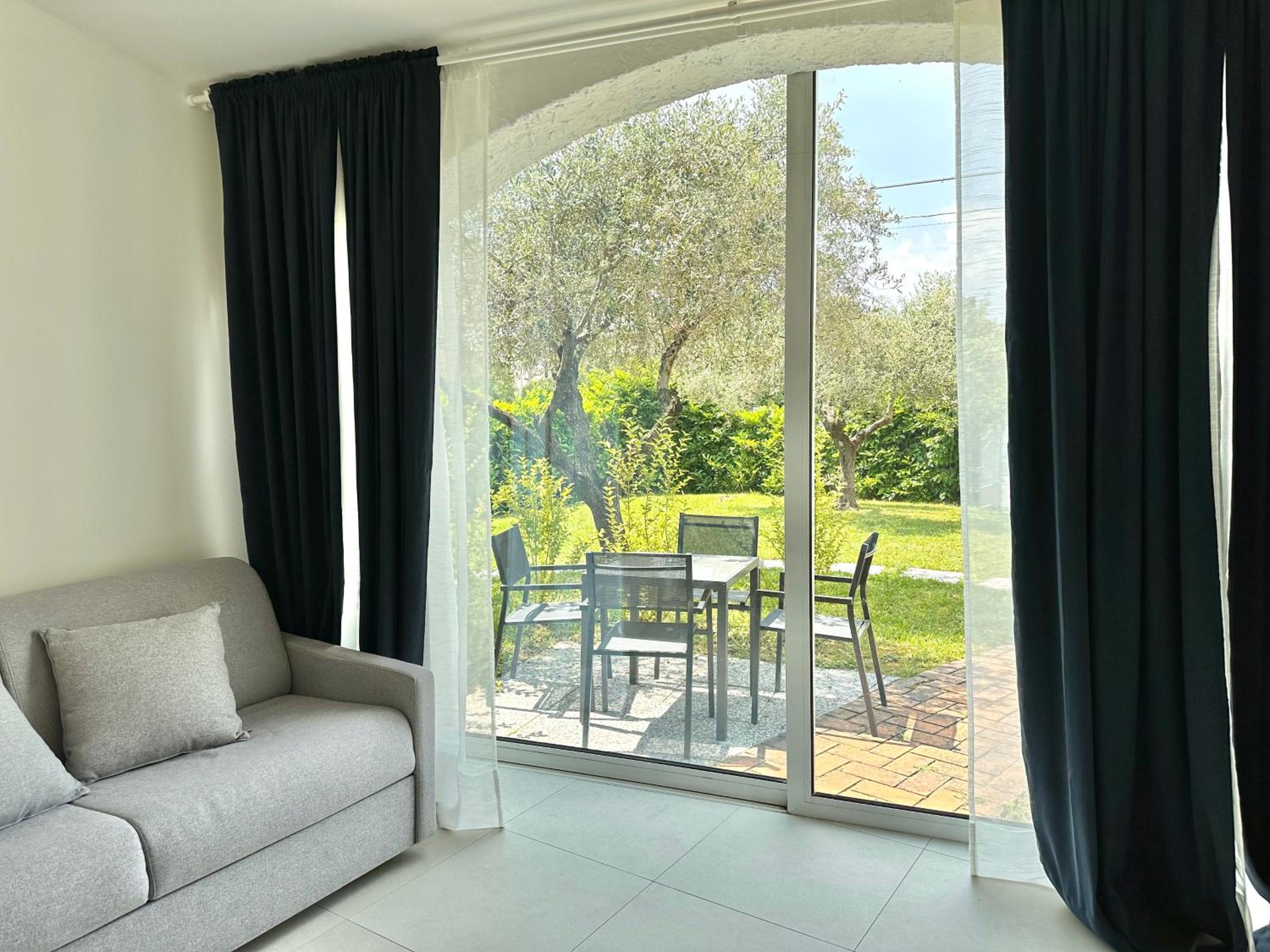 Deluxe Suite - Photo 12