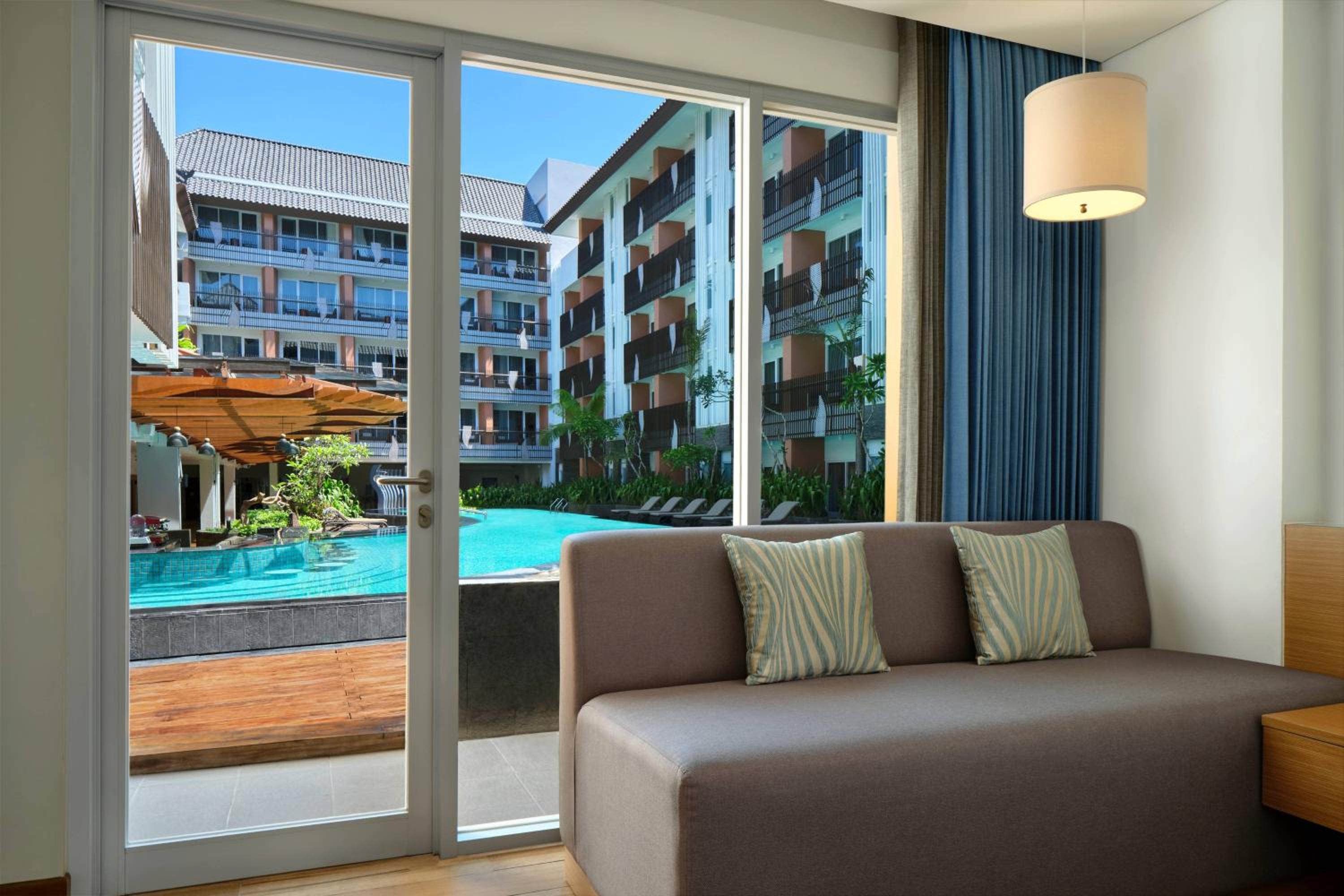 Premium Pool View, Guest room, 1 Queen, Pool view - Photo 2