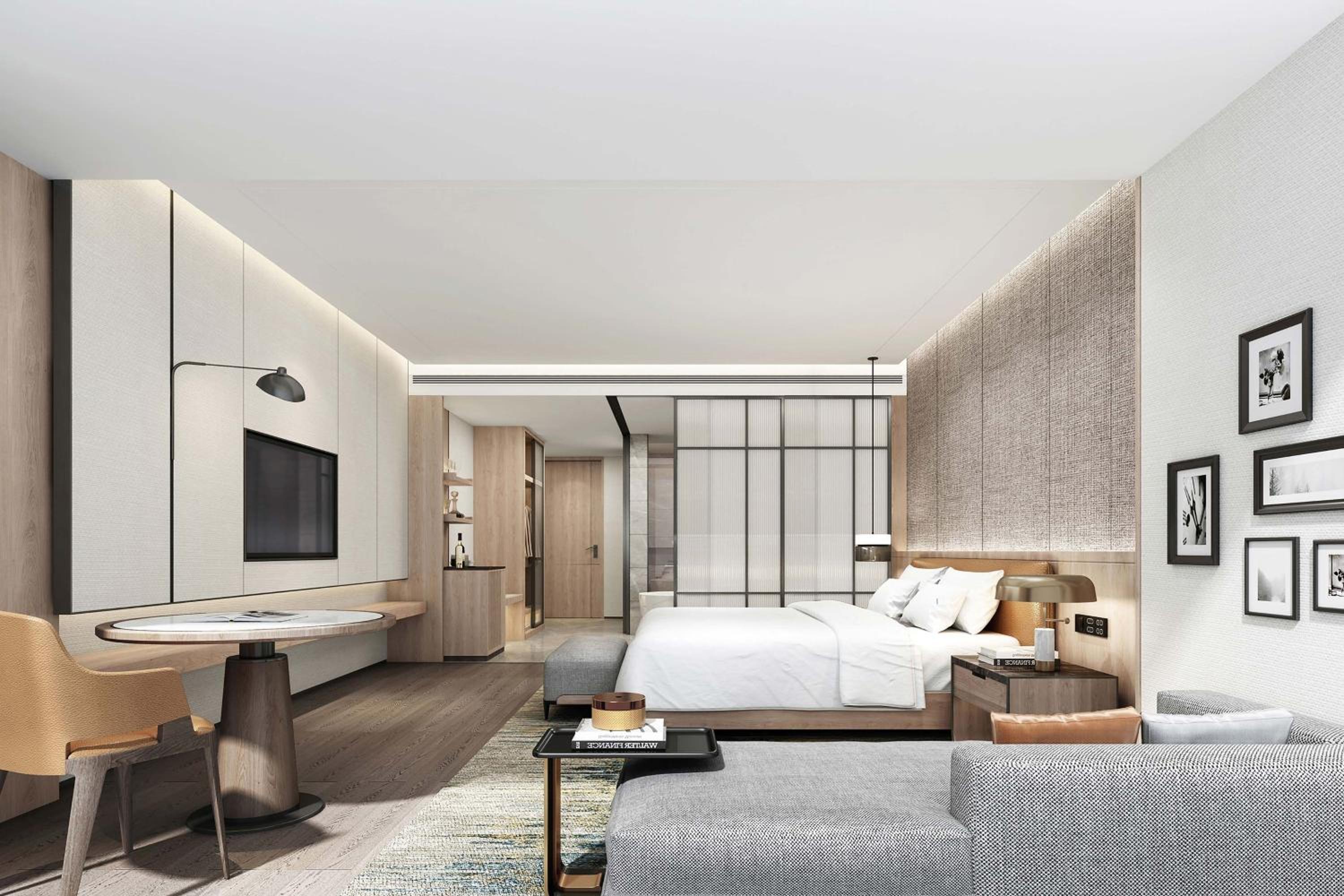Deluxe King Room with Balcony and City View - Photo 1