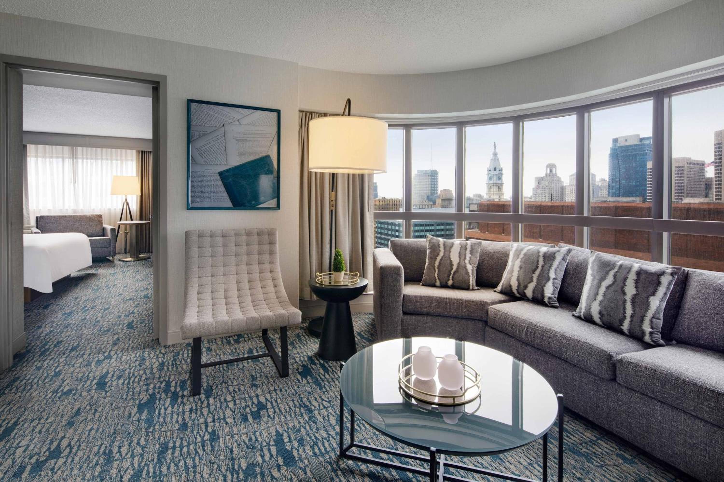 Corner Suite - Photo 3