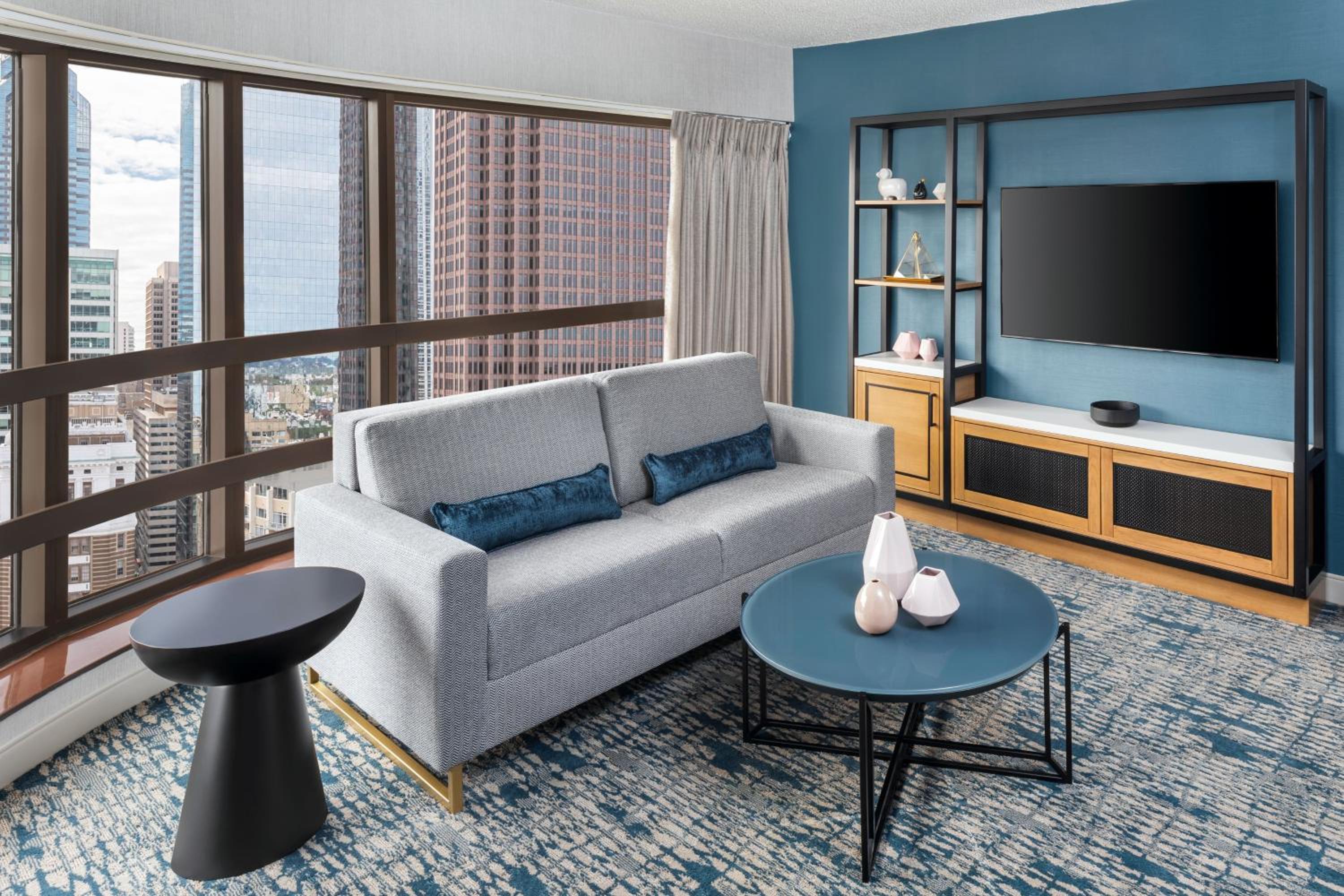 Corner Suite - Photo 5