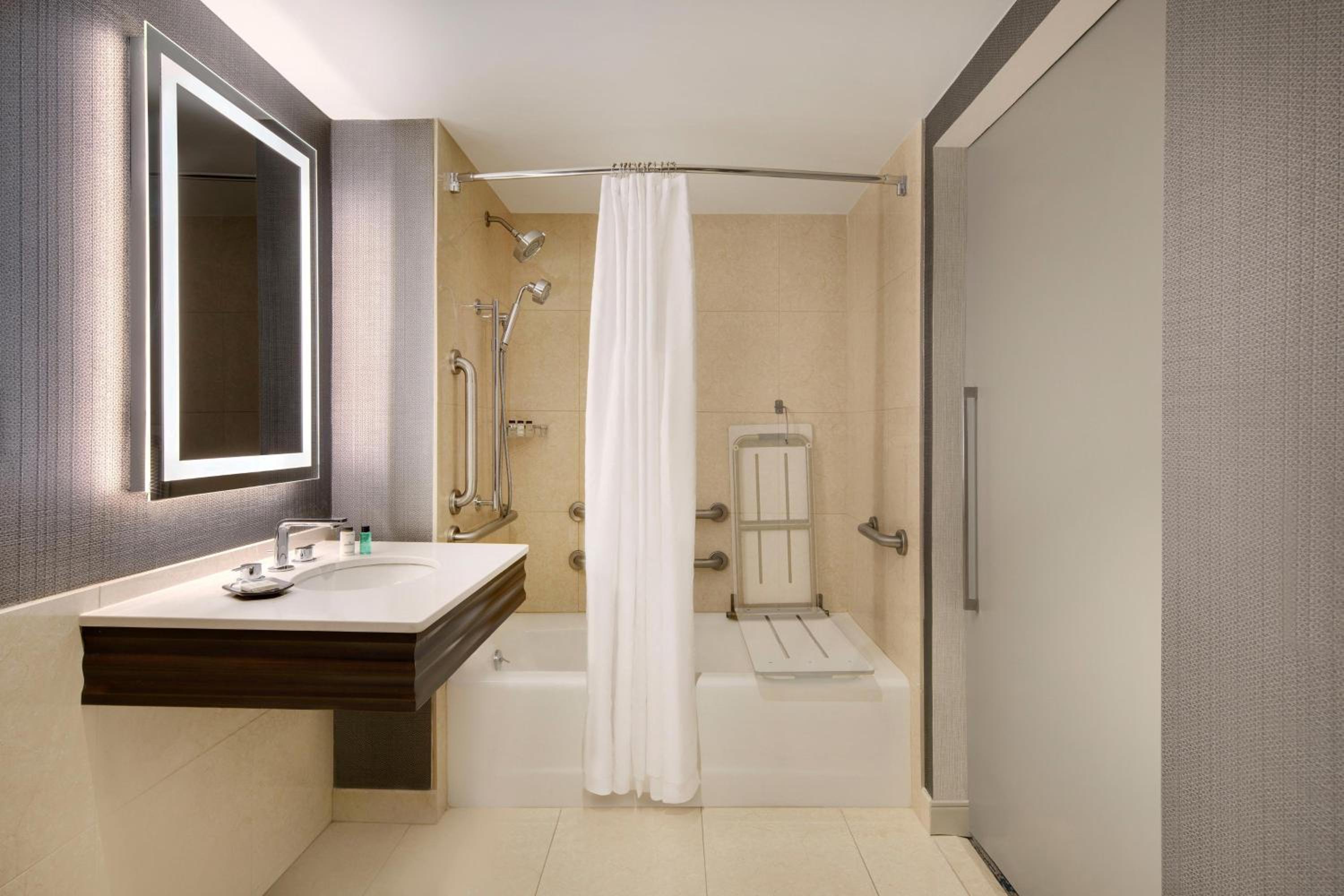 Double Room with Two Double Beds - Photo 3