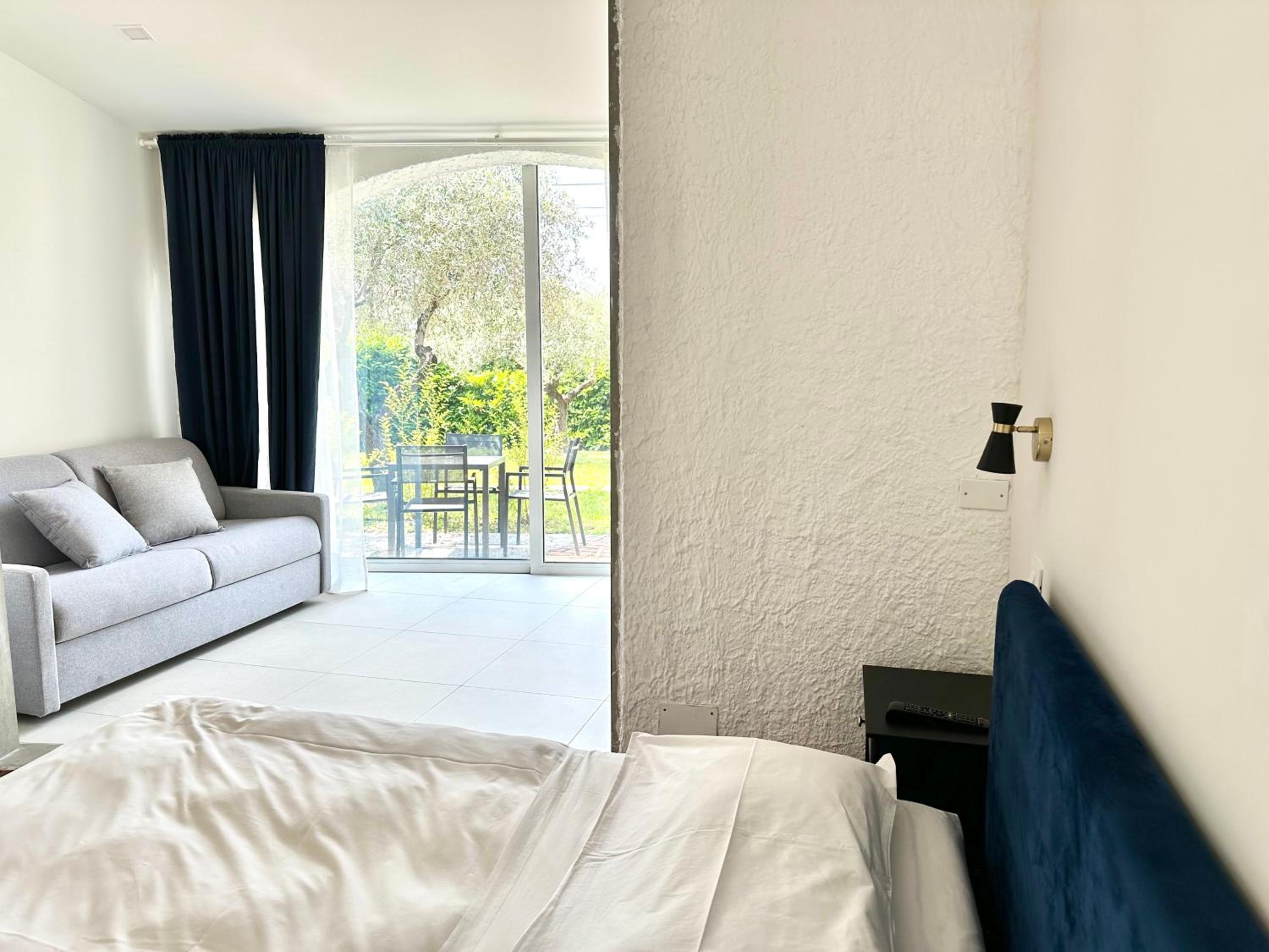 Deluxe Suite - Photo 8