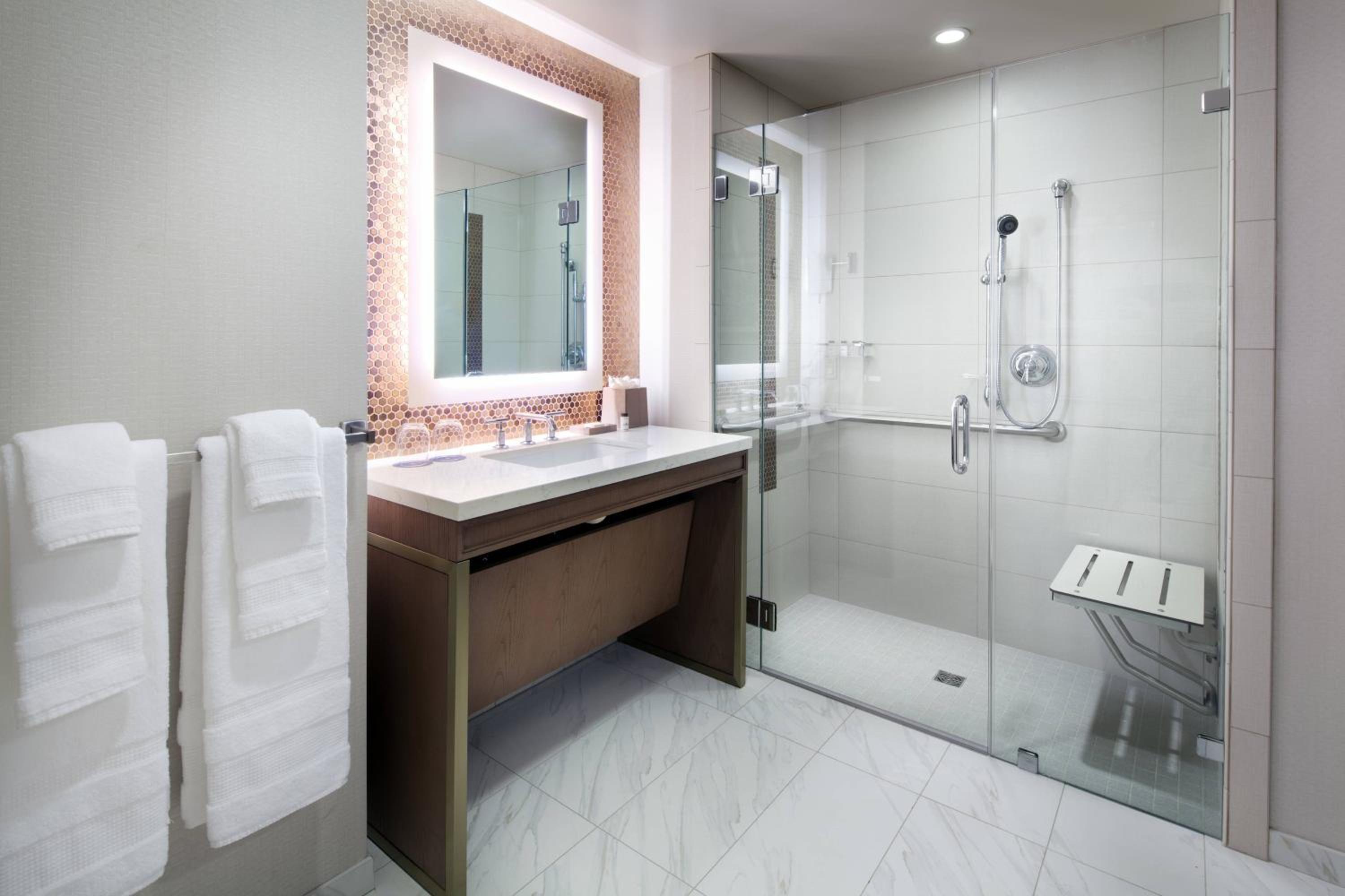 Deluxe King Room with Balcony