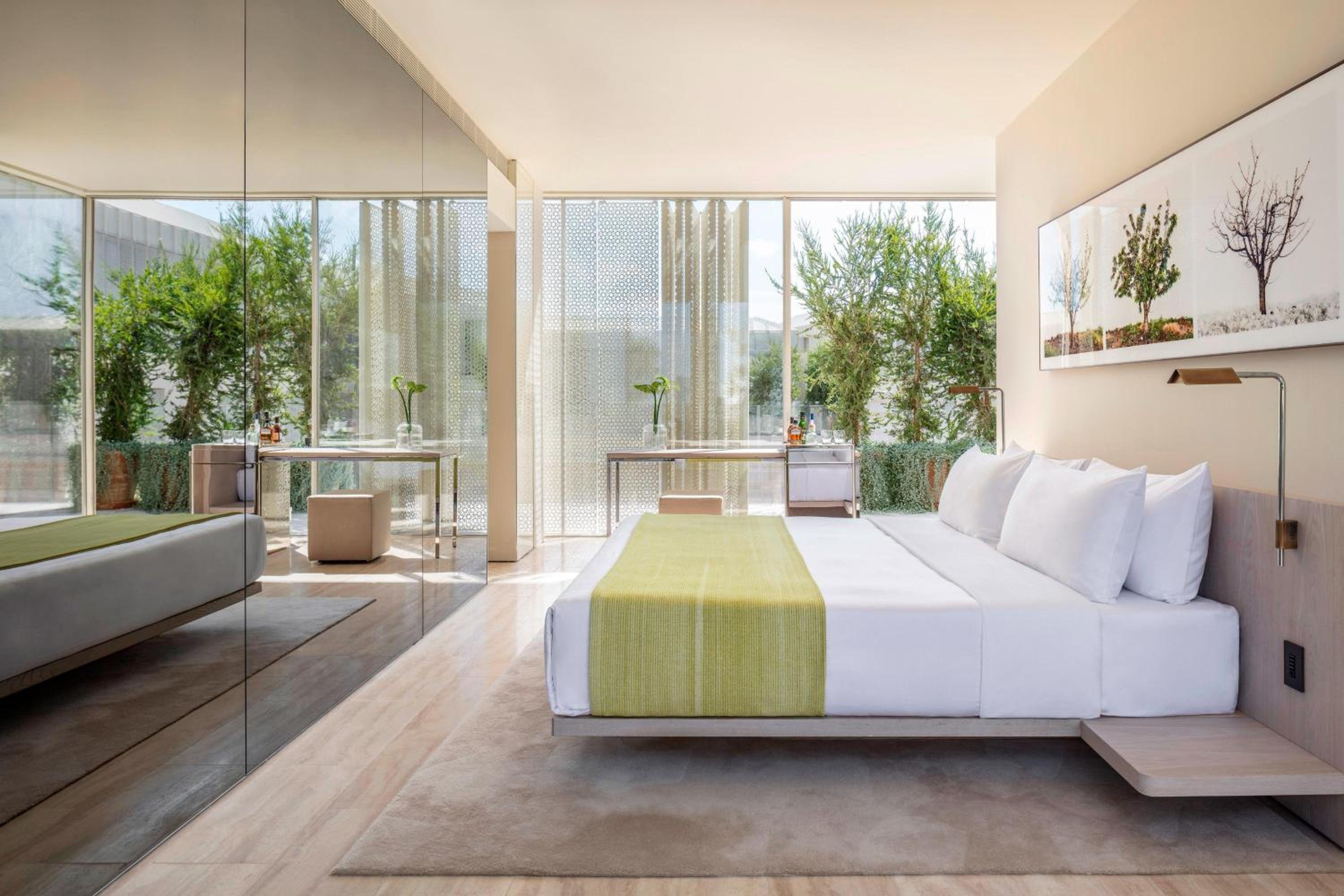 Royal, 1 Bedroom Suite, 1 King, City View, Historic, Balcony