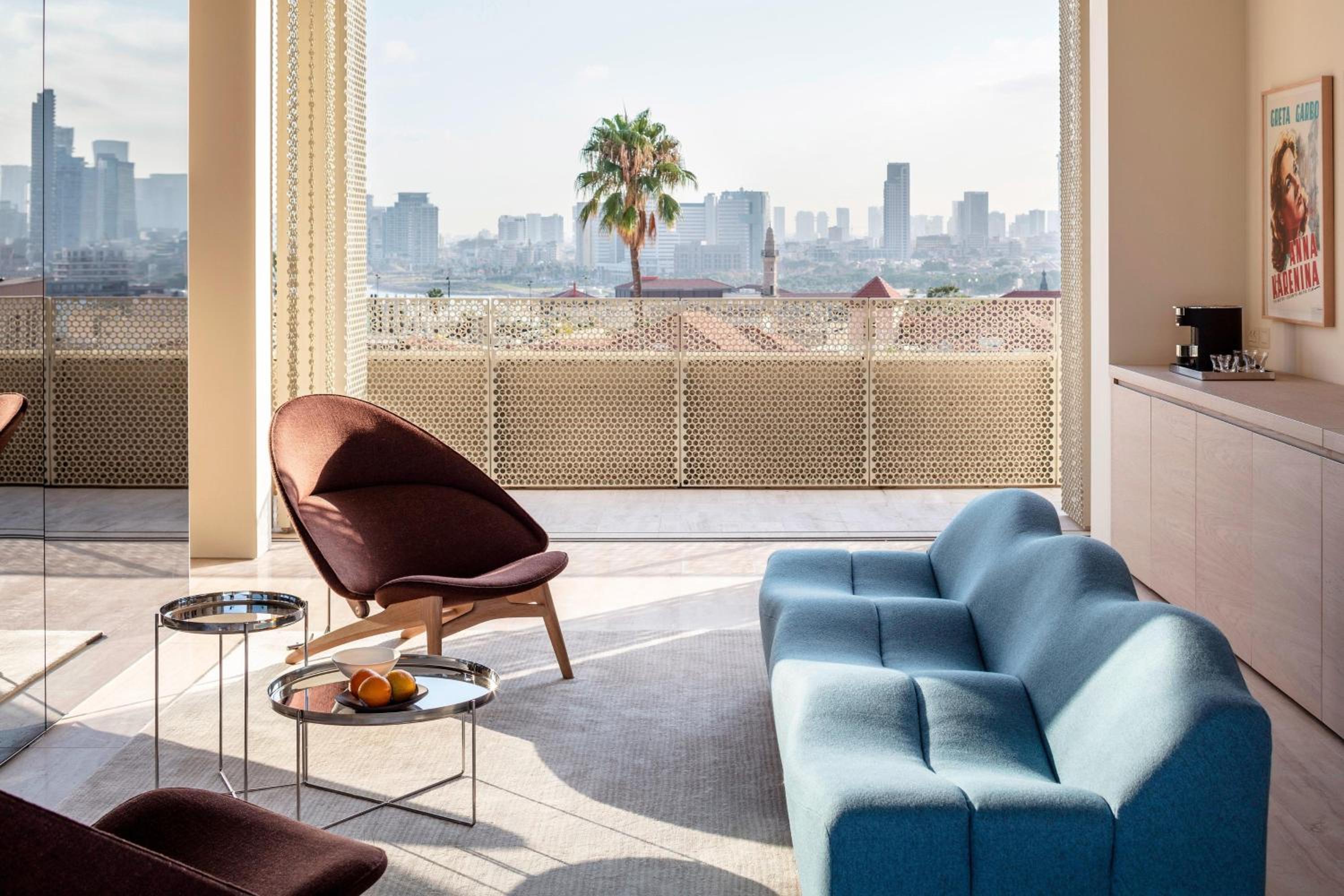 Royal, 1 Bedroom Suite, 1 King, City View, Historic, Balcony, photo 6