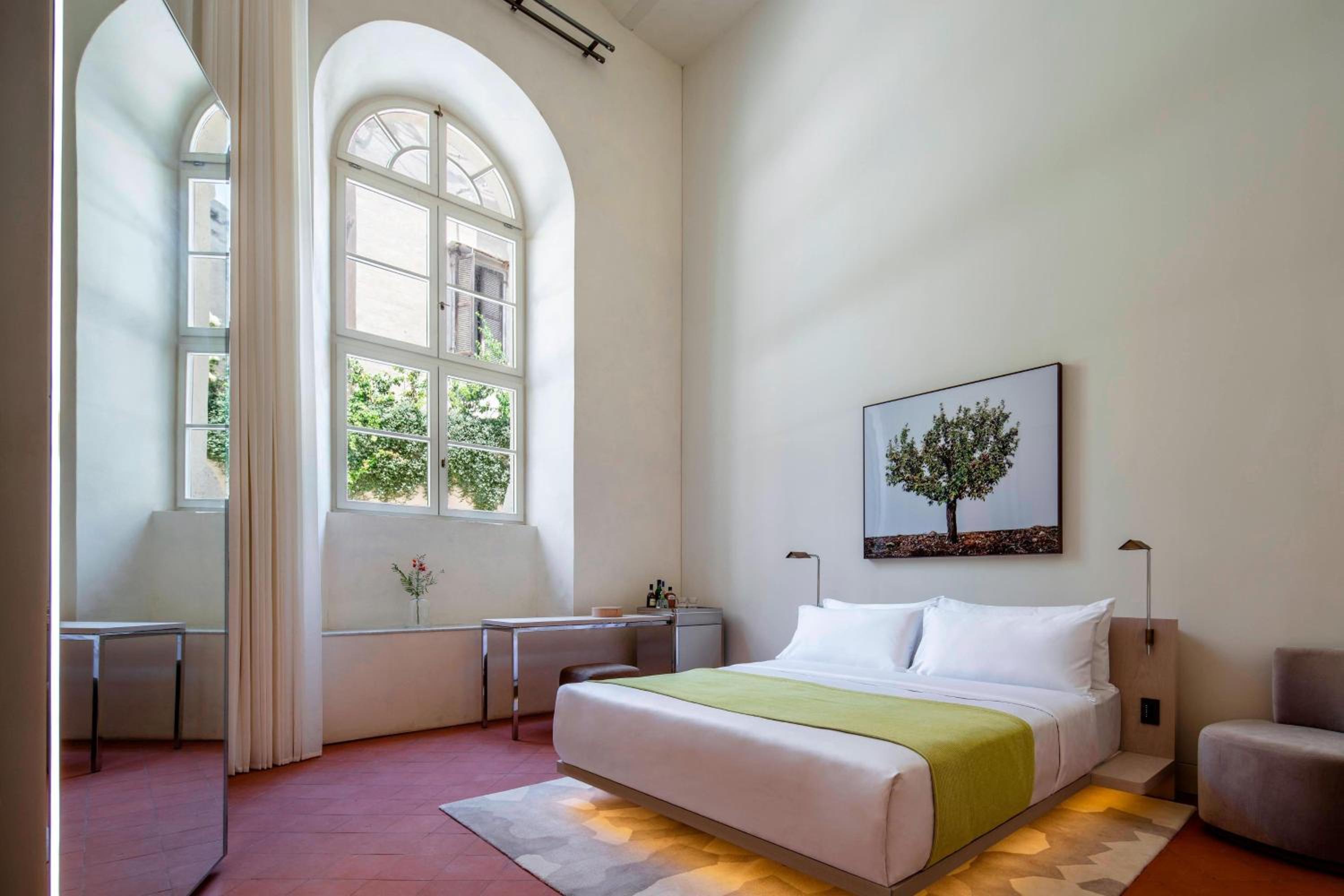 Deluxe Historic Building, Guest Room, 1 King, City View