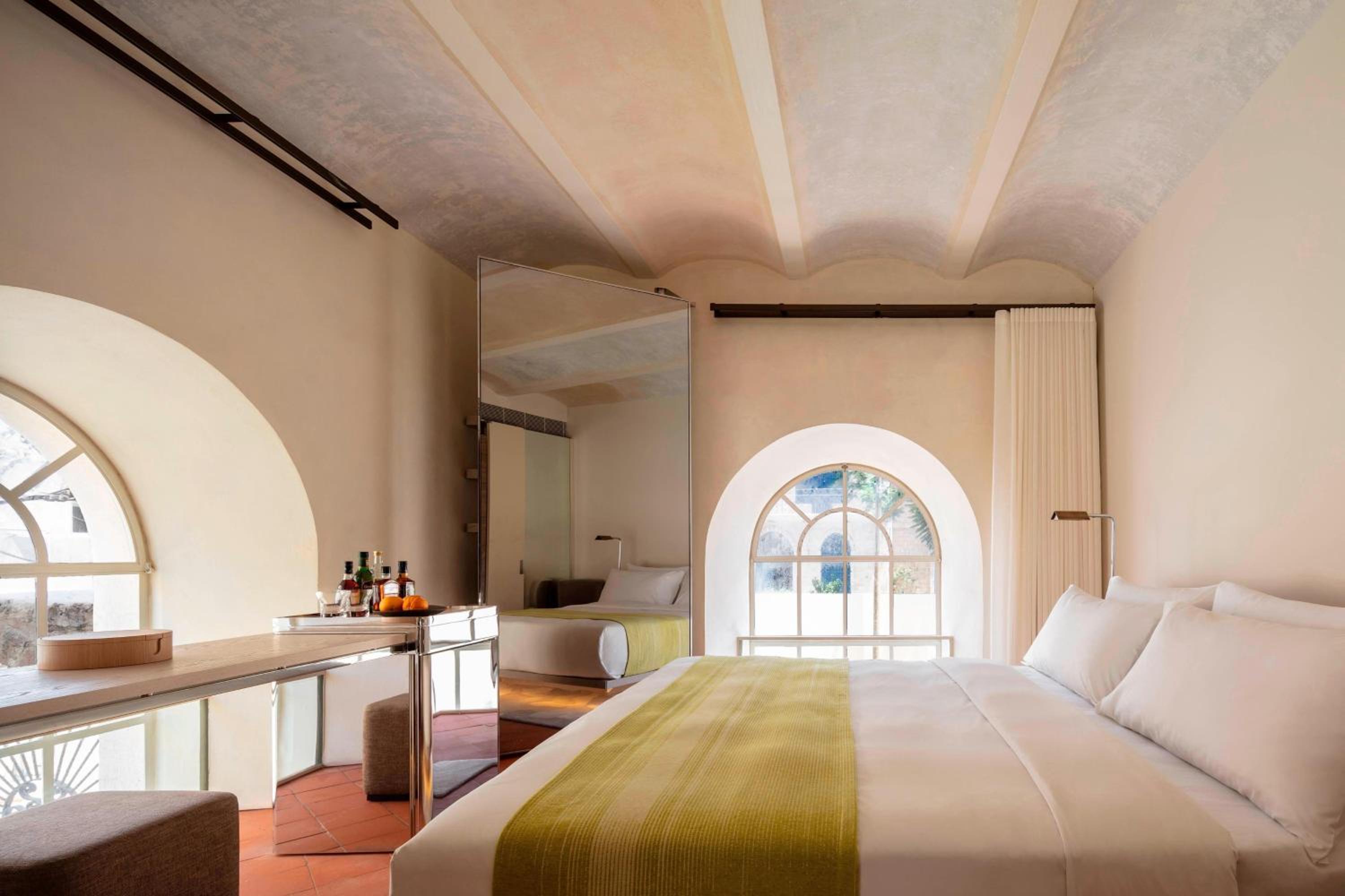 Classic, Guest Room, 1 King, City View, Historic Wing
