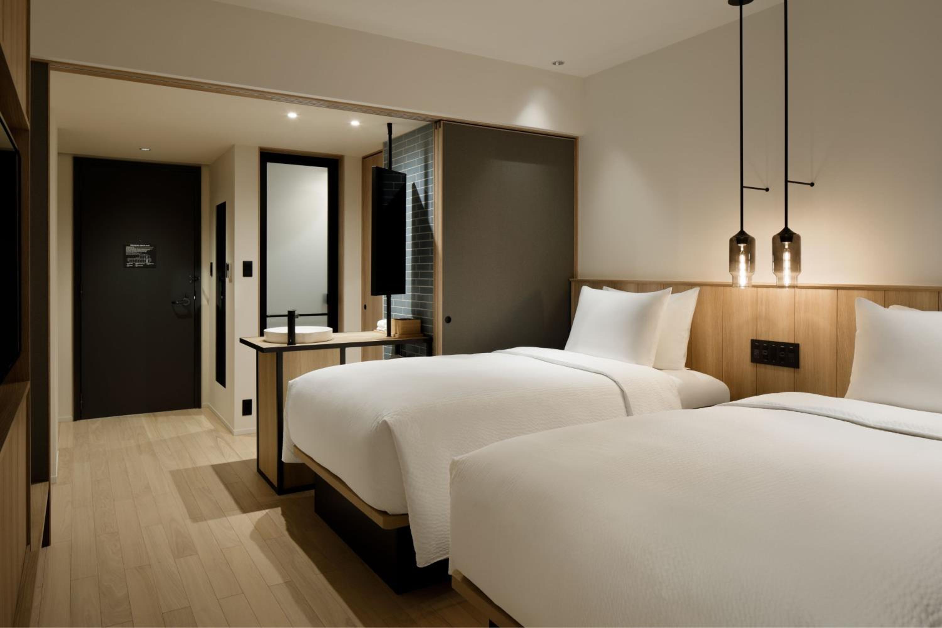 Twin Room - Photo 7